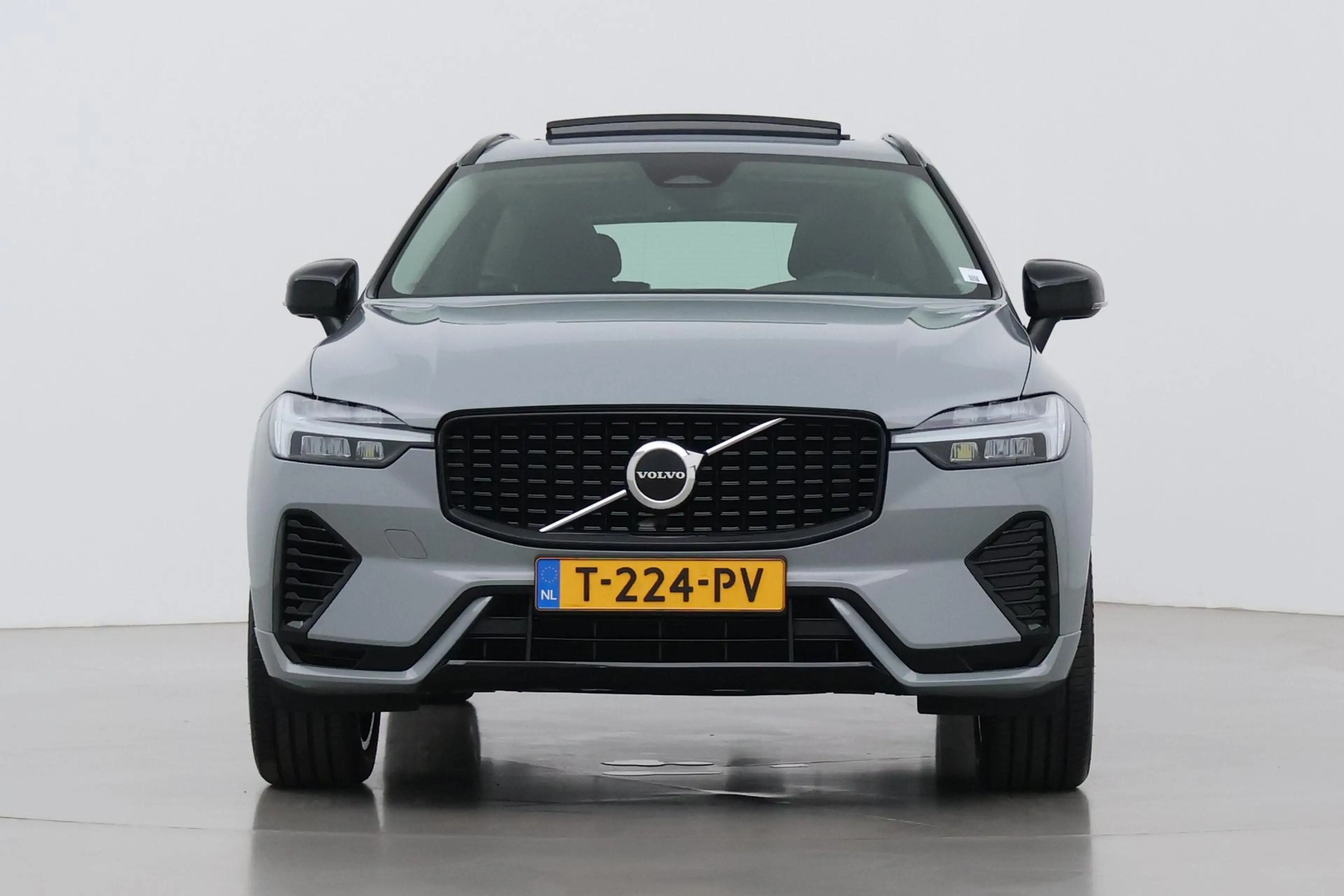 Volvo XC60 T6 Plus Dark | Panoramadak | Trekhaak | ACC | Pilo — photo 16