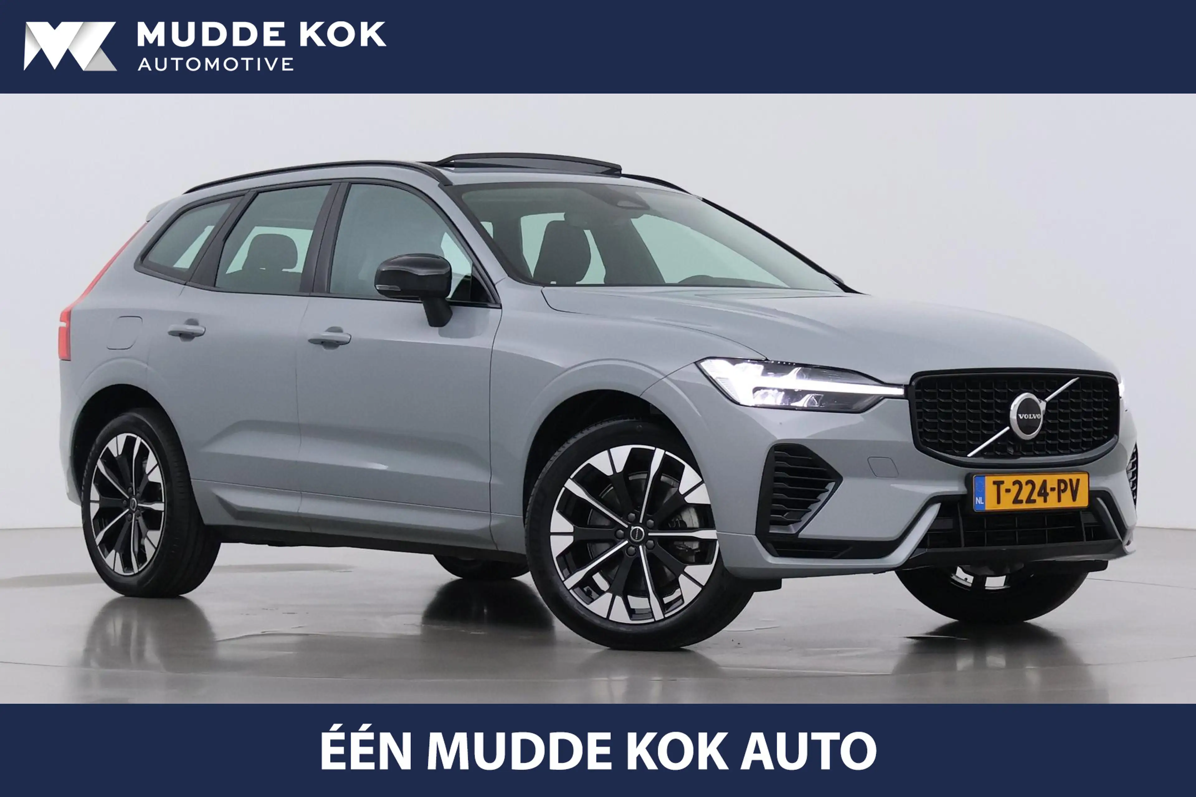 Volvo XC60 T6 Plus Dark | Panoramadak | Trekhaak | ACC | Pilo