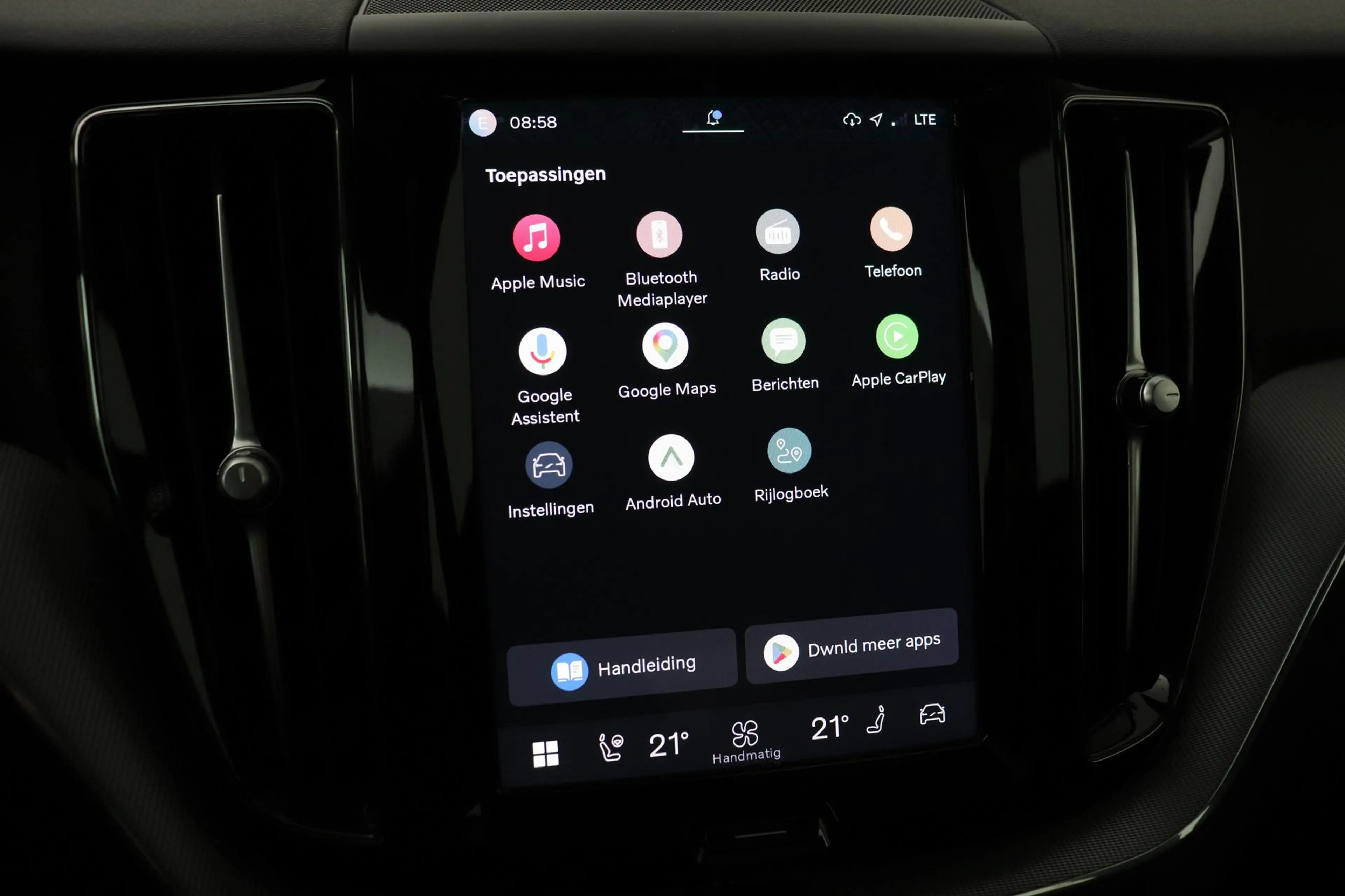 Volvo XC60 T6 Plus Dark | Panoramadak | Trekhaak | ACC | Pilo — photo 22