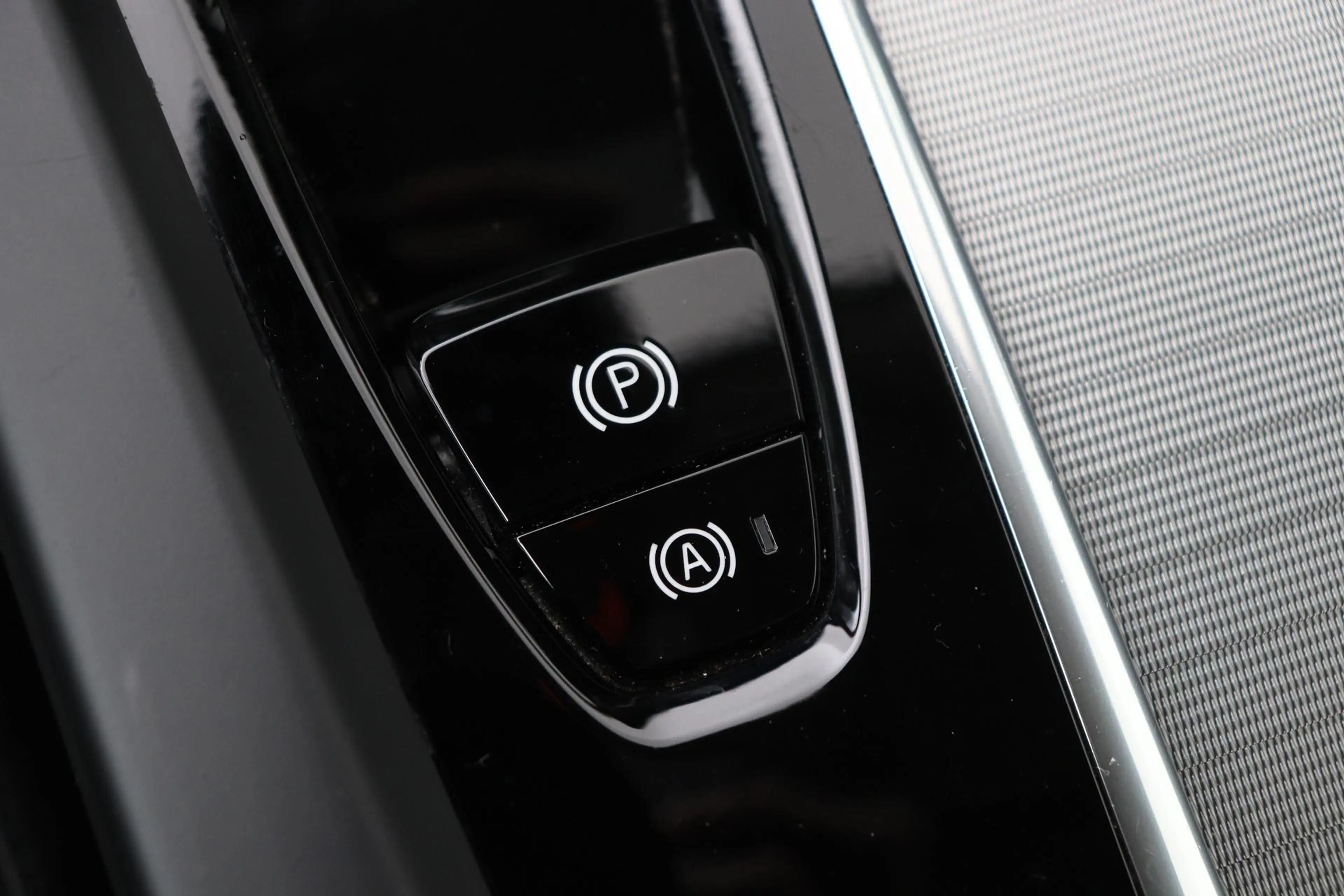 Volvo XC60 T6 Plus Dark | Panoramadak | Trekhaak | ACC | Pilo — photo 38