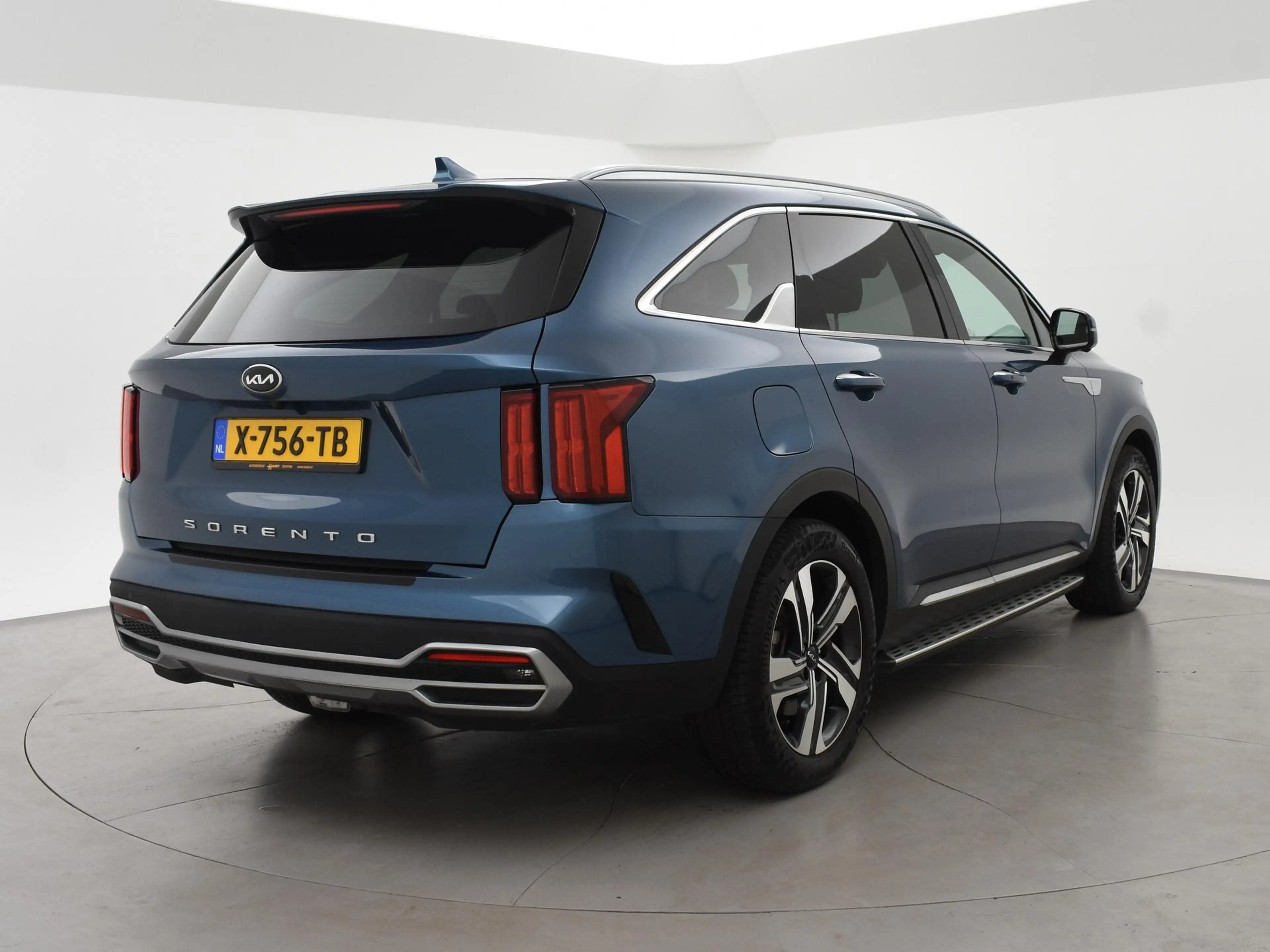 Kia Sorento 1.6 T-GDI 265 PK EXECUTIVELINE PHEV 7-PERS 4WD + B — photo 2