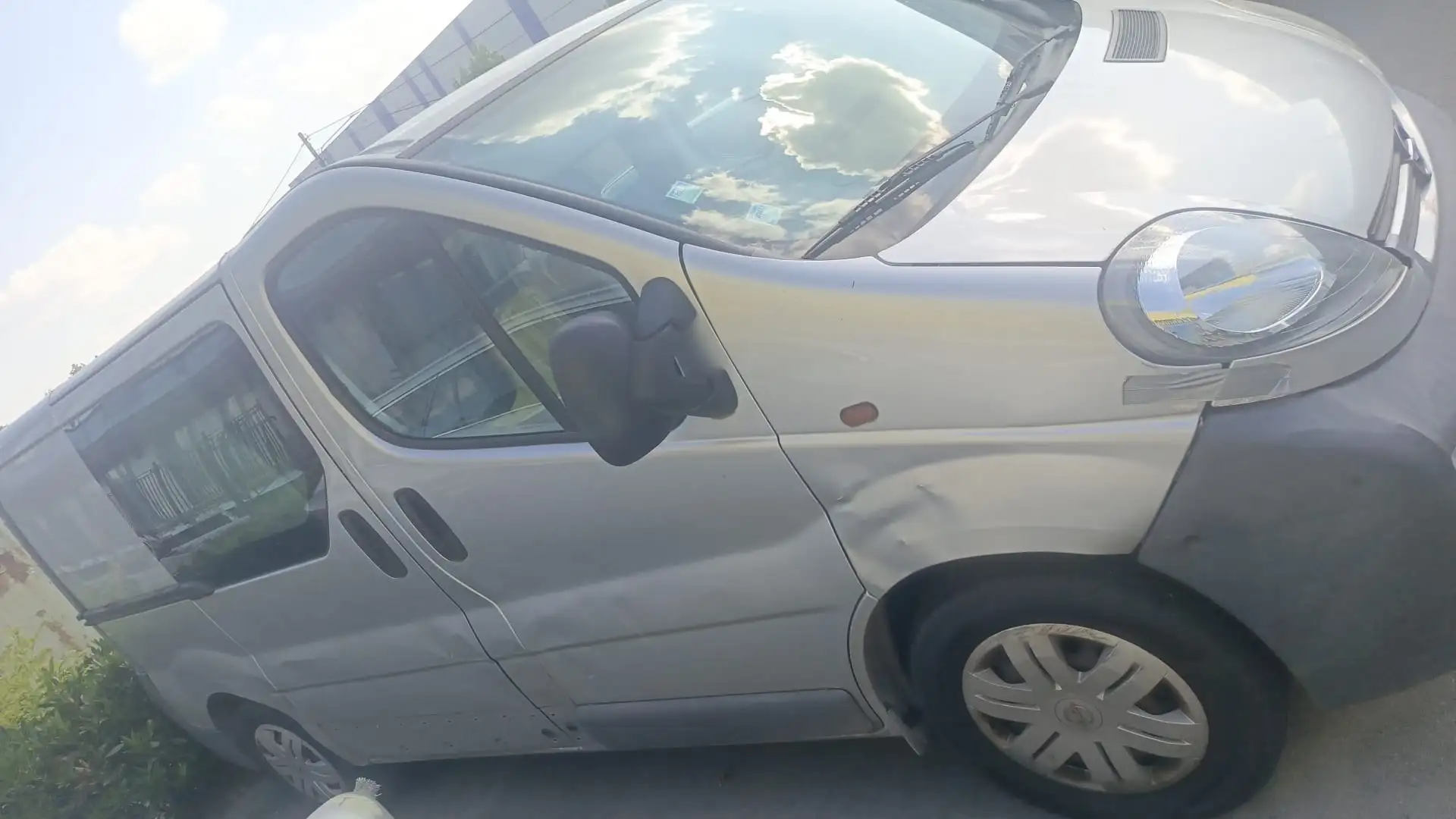 Opel Vivaro 2.5 CDTI L1H1 ( probleme motor) - 2