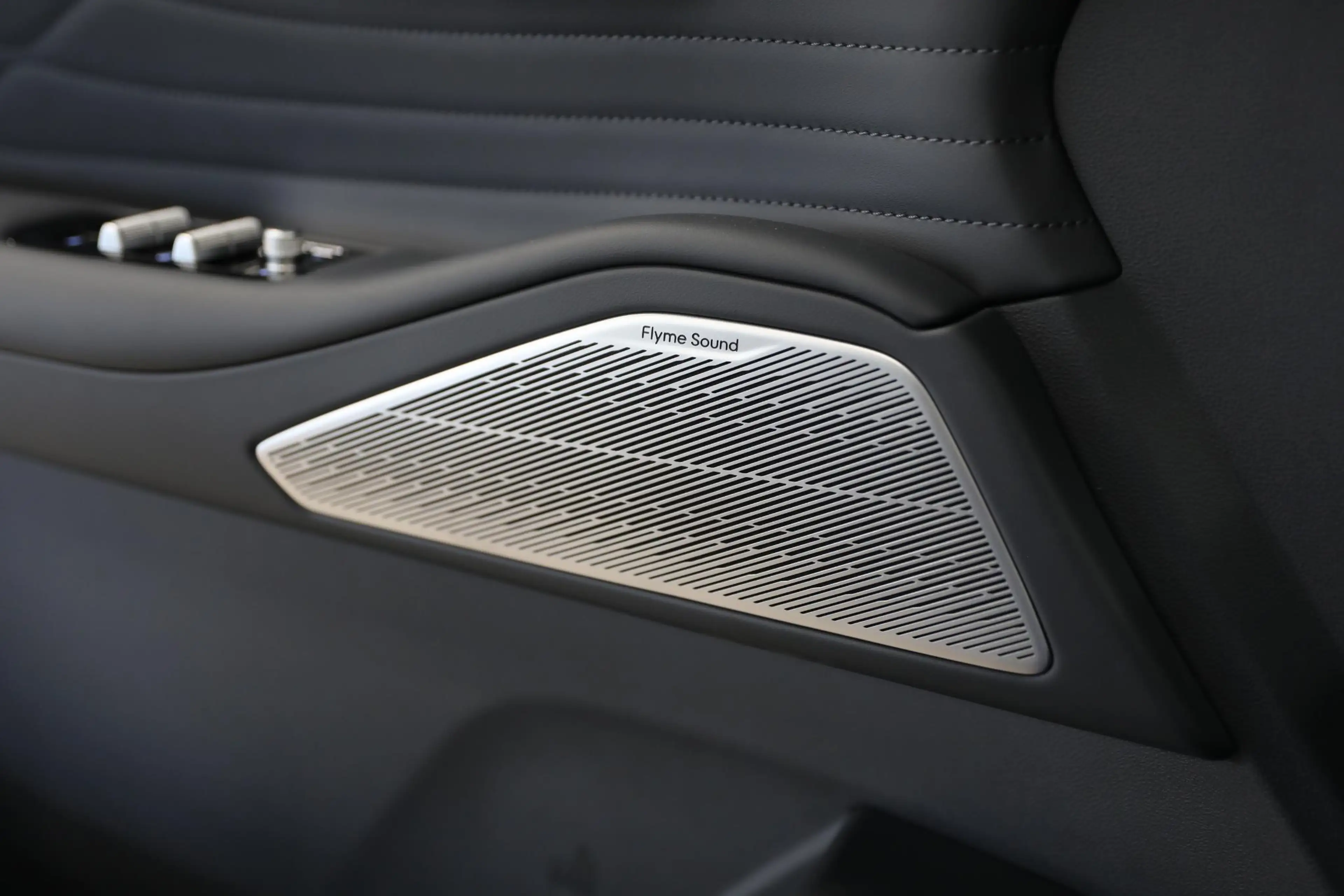 Geely Starray EM-i 1.5 Max+ | Long Range 30 kWh | WLTP 136 km EV | Fu — photo 20