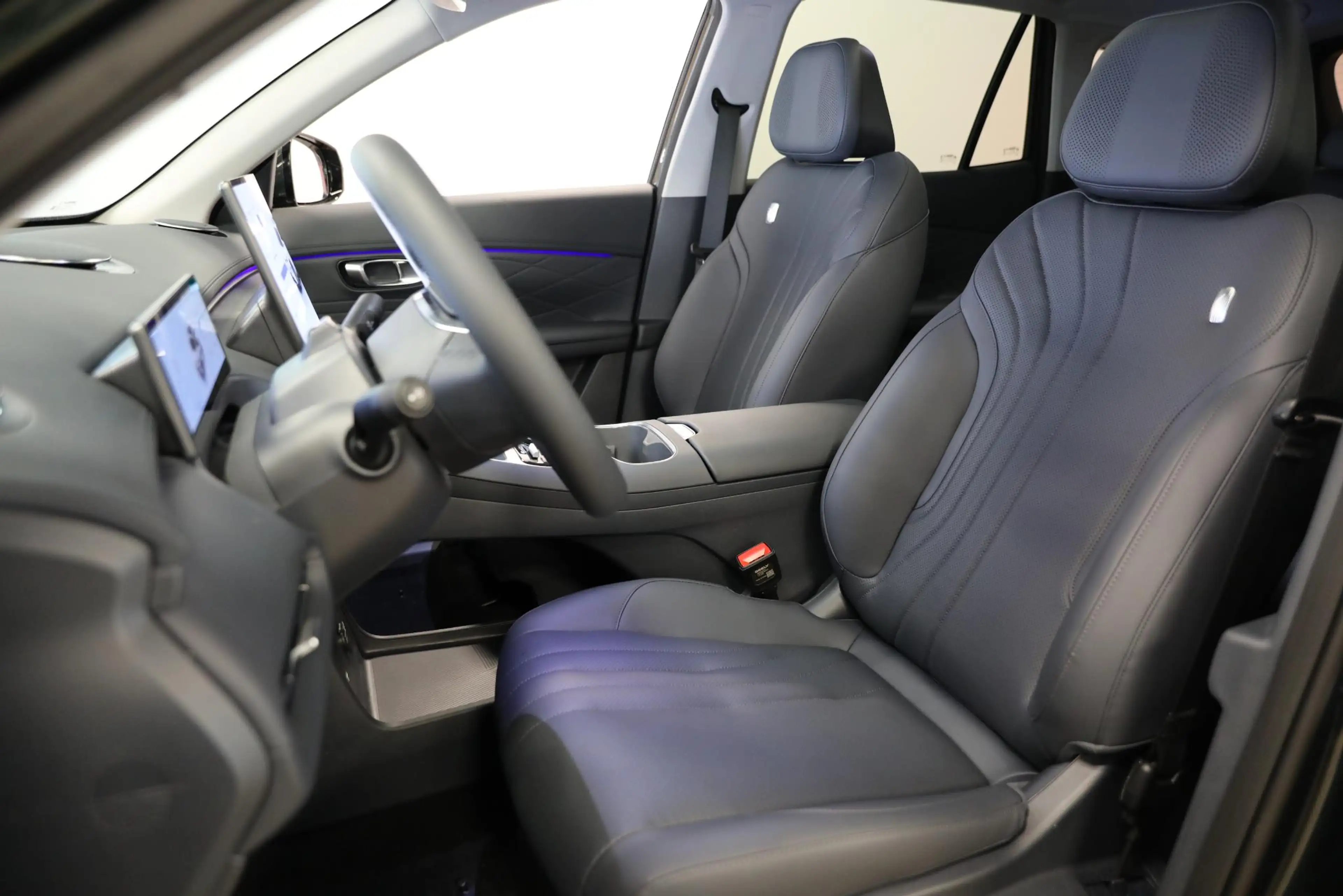 Geely Starray EM-i 1.5 Max+ | Long Range 30 kWh | WLTP 136 km EV | Fu — photo 3