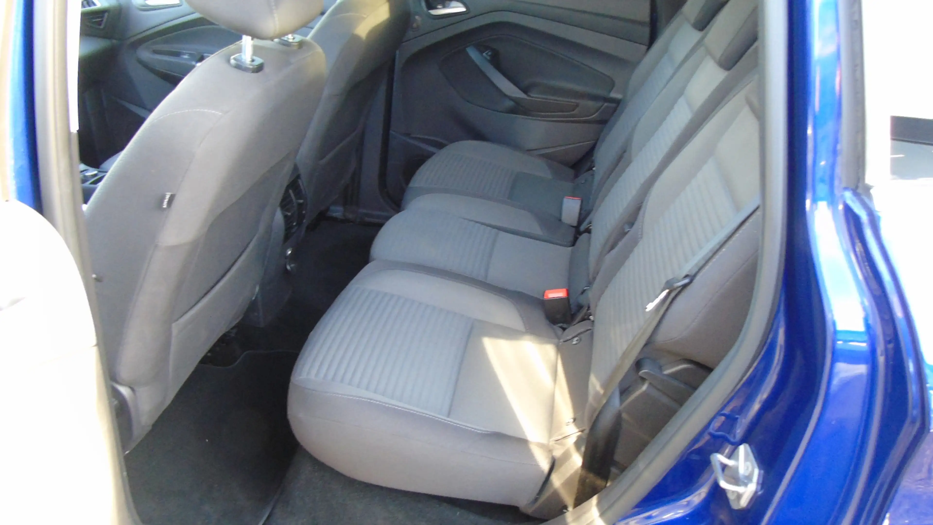 Ford C-Max 1.5 Titanium — photo 11