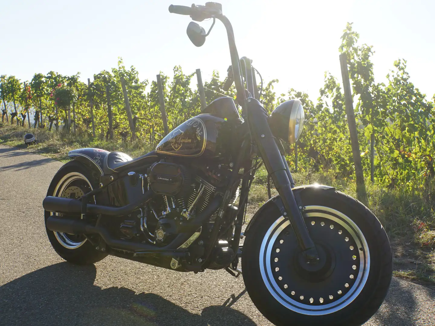 Harley-Davidson Fat Boy S 110inch, Kesstech, liebevoller Umbau Černá - 1