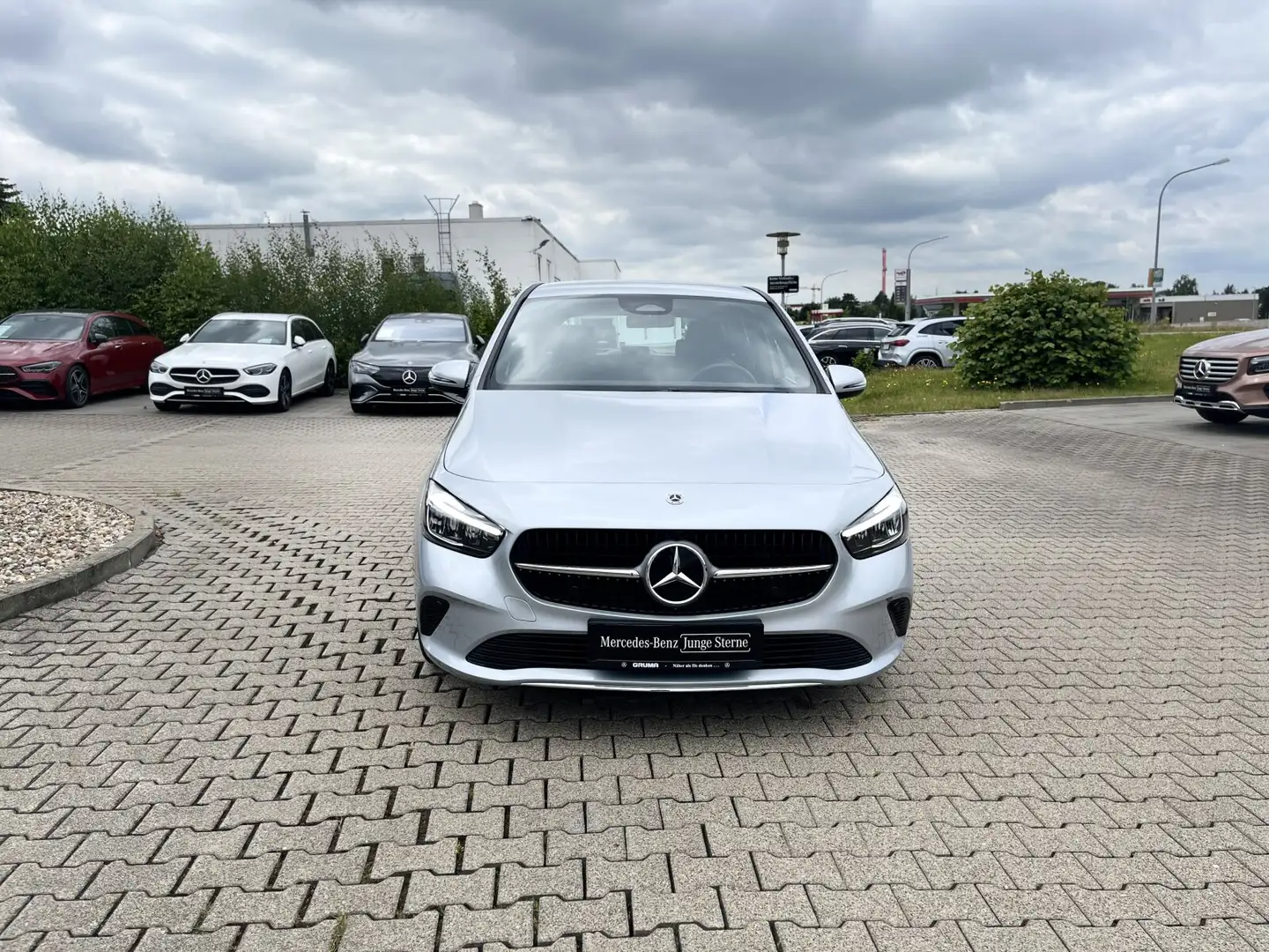 Mercedes-Benz B 180 B 180 Progr.Advanced+AHK+Klimautom.+Winter-Paket Silber - 2