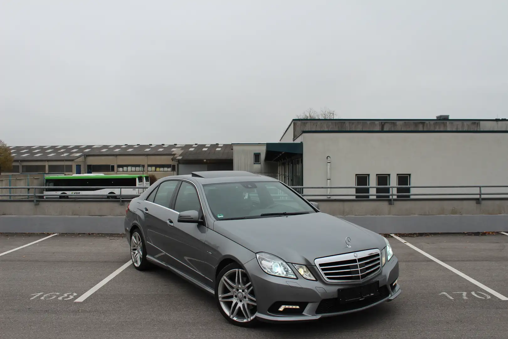Mercedes-Benz E 350 CDI DPF BlueEFFICIENCY 7G-TRONIC Avantgarde - 1