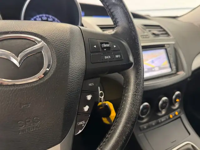Mazda Mazda3 view 14