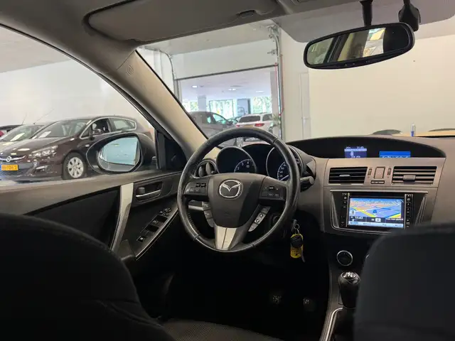 Mazda Mazda3 view 10