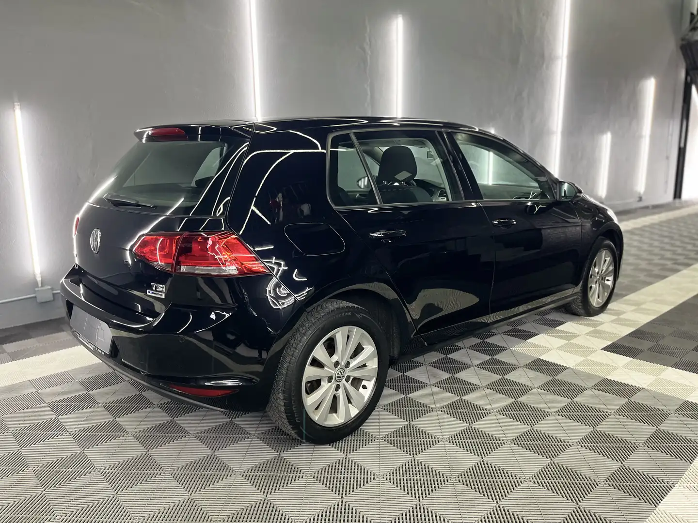 Volkswagen Golf 1.2 TSI BMT Business 110 - 1
