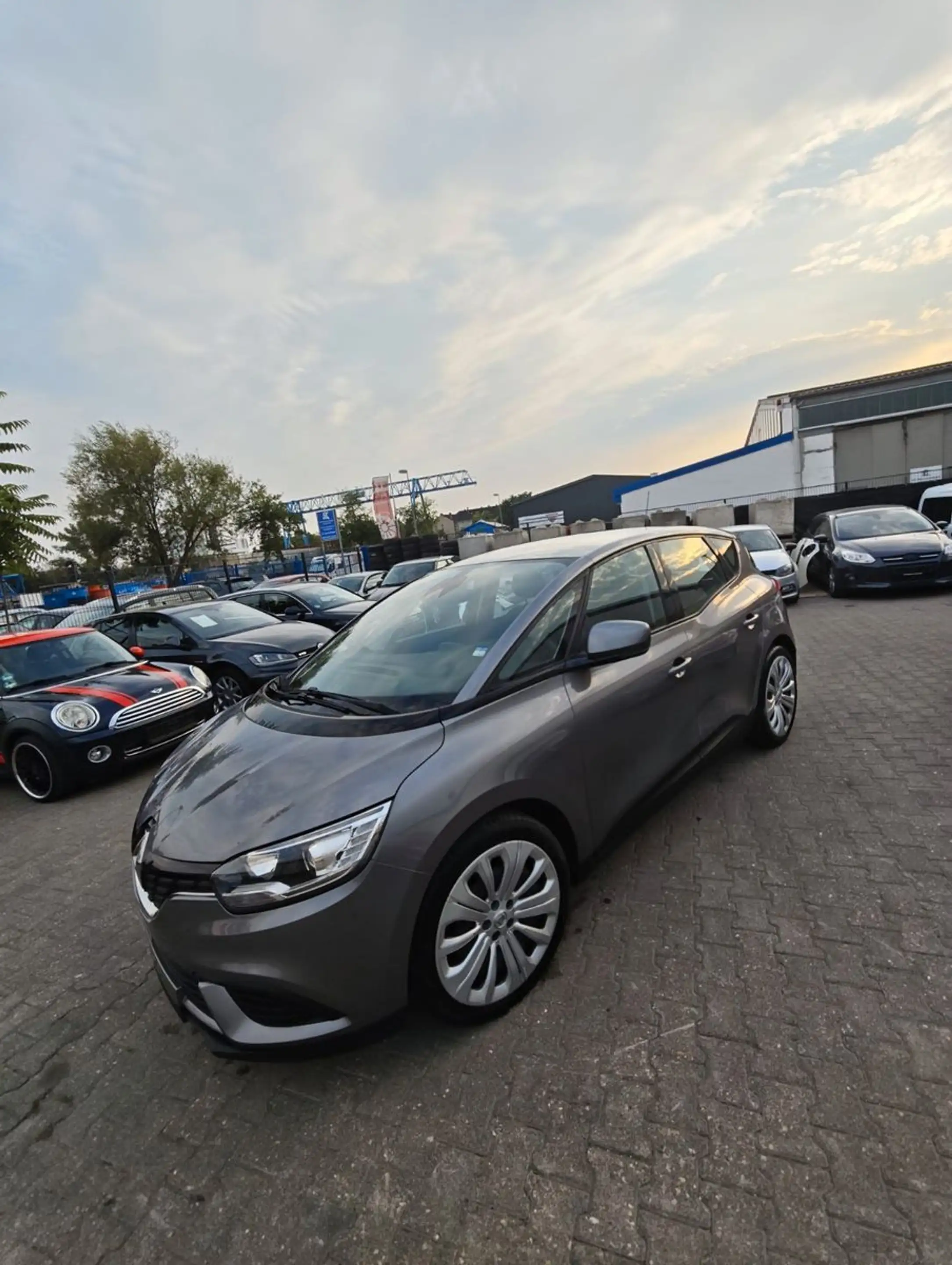 Renault Scenic 1.2. Steuerkette & Tüv NEU — photo 15