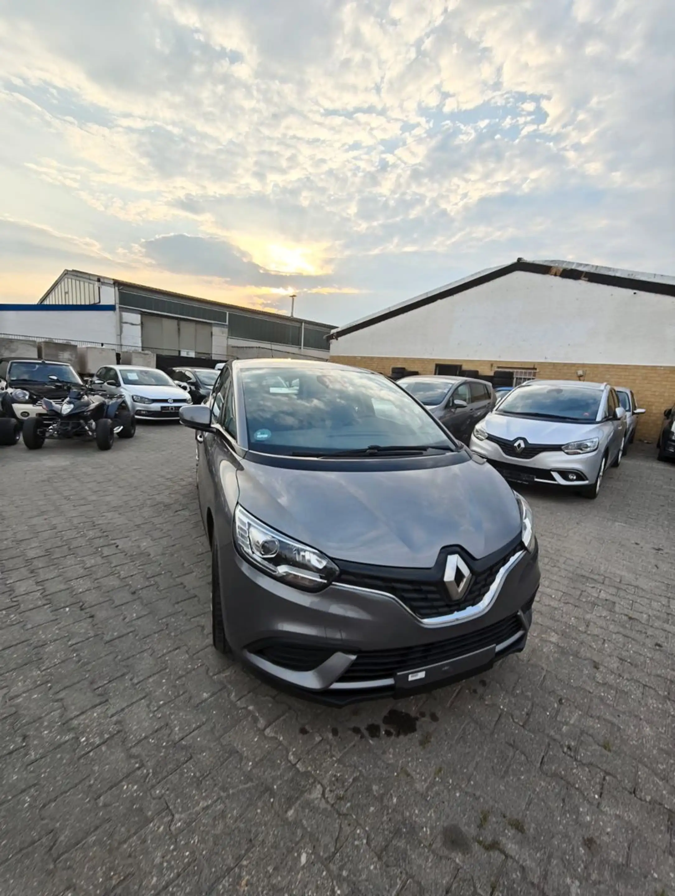Renault Scenic 1.2. Steuerkette & Tüv NEU — photo 3