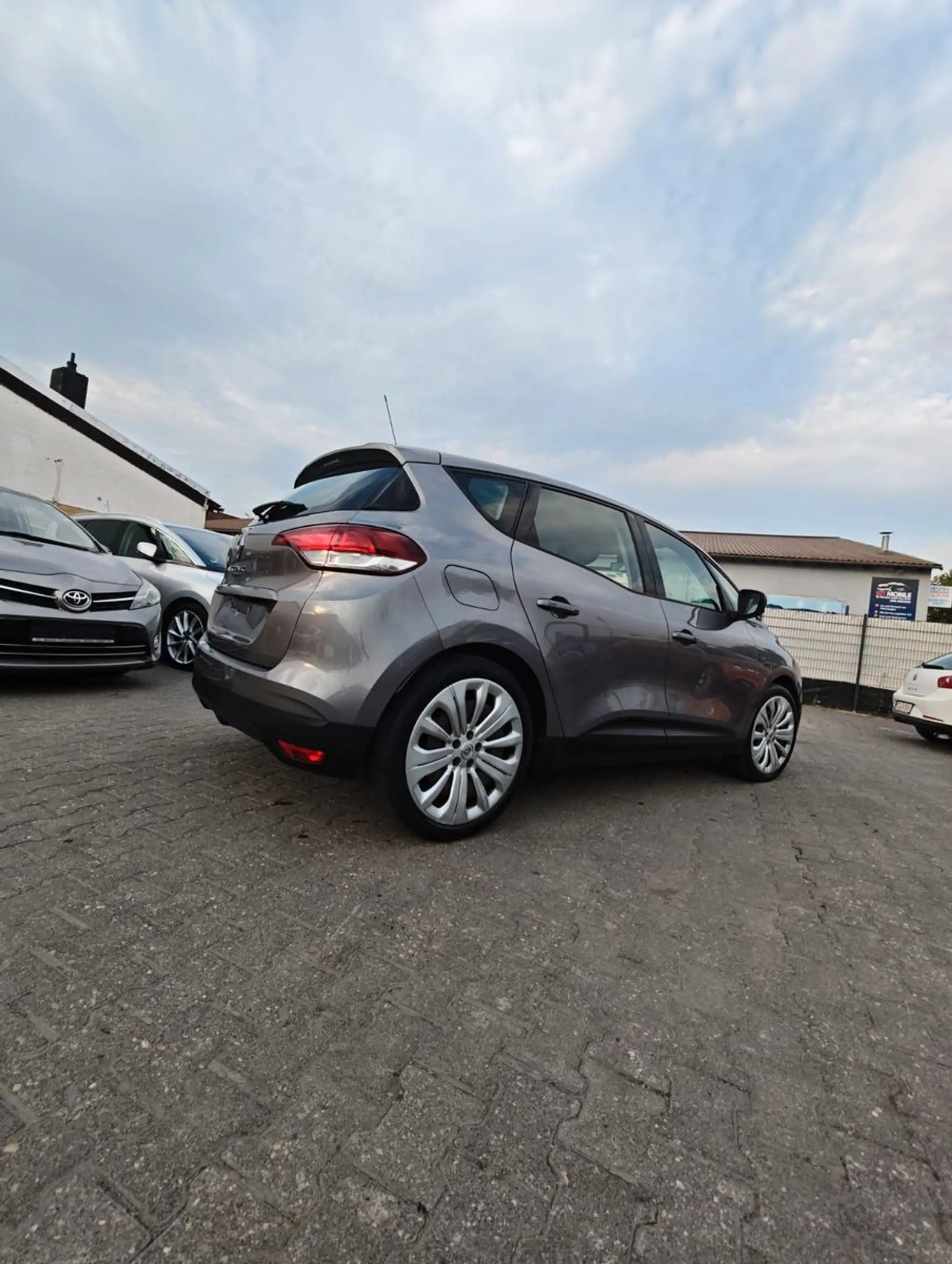 Renault Scenic 1.2. Steuerkette & Tüv NEU — photo 4