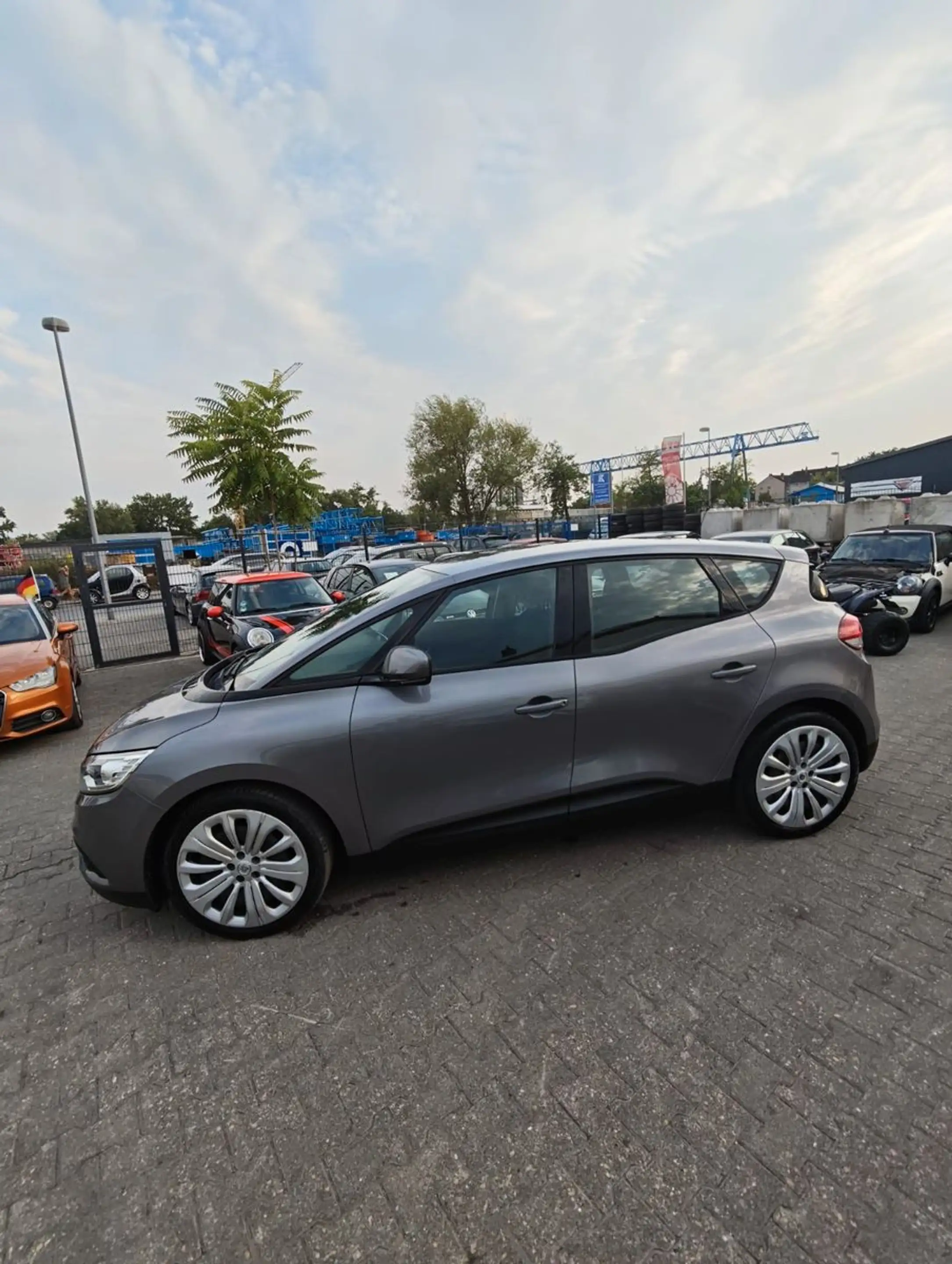 Renault Scenic 1.2. Steuerkette & Tüv NEU — photo 13