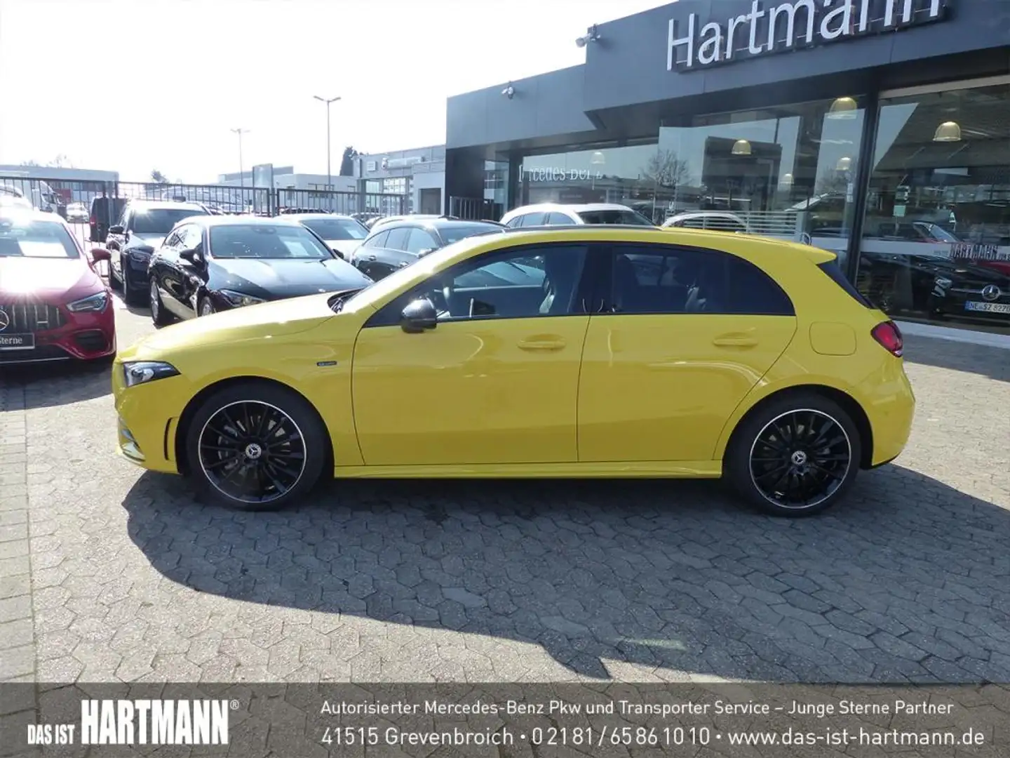 Mercedes-Benz A 250 e AMG+PANO+NIGHT+APPLE CARPLAY+MULTIBEAM Geel - 2