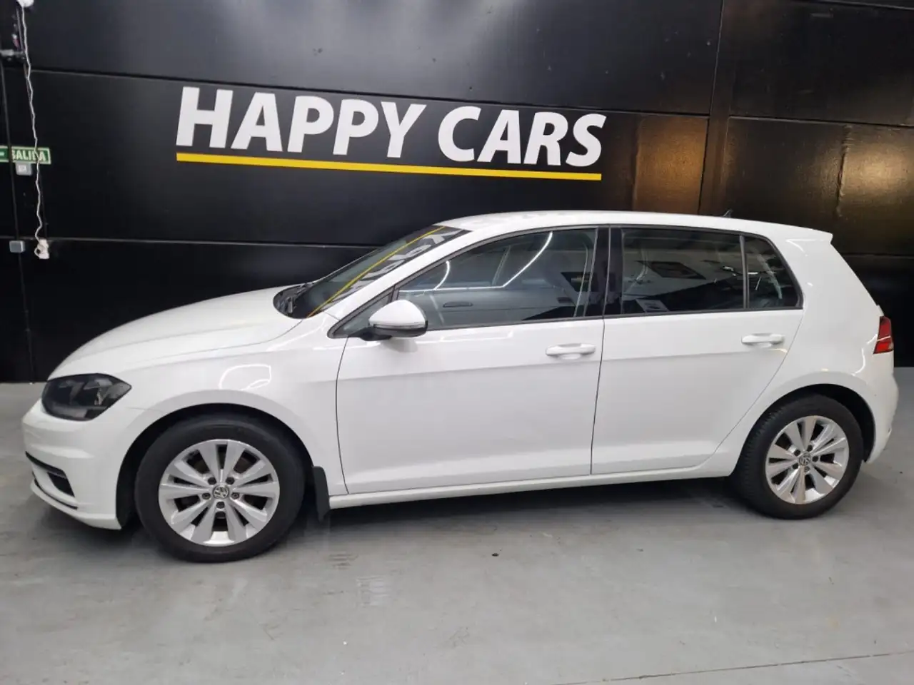Volkswagen Golf 1.0 TSI Advance DSG7 81kW — photo 1 of 14