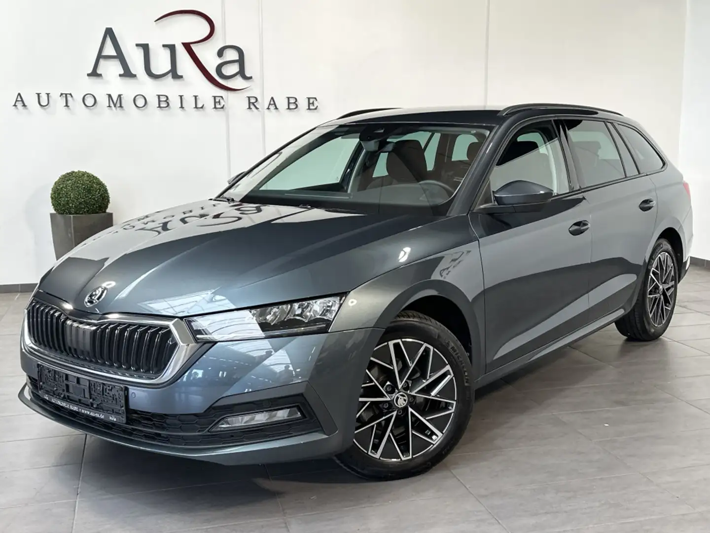 Skoda Octavia Combi 2.0 TDI DSG Ambition NAV+LED+17ZO Grau - 1