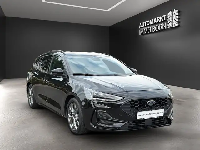 Ford Focus view 2
