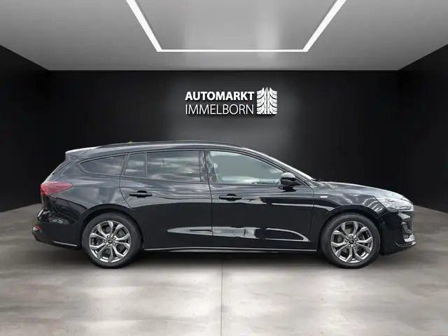 Ford Focus view 11