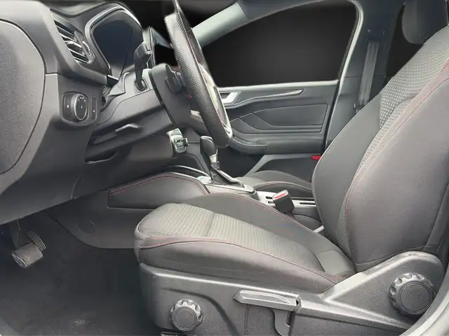 Ford Focus view 14