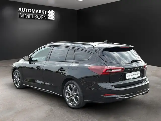 Ford Focus view 6