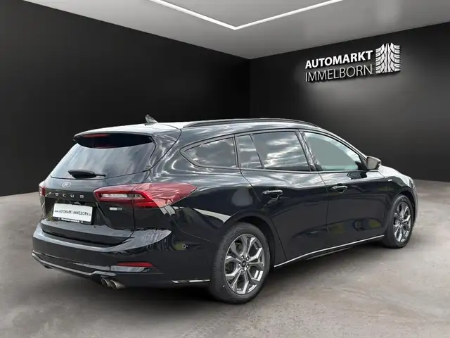 Ford Focus view 8