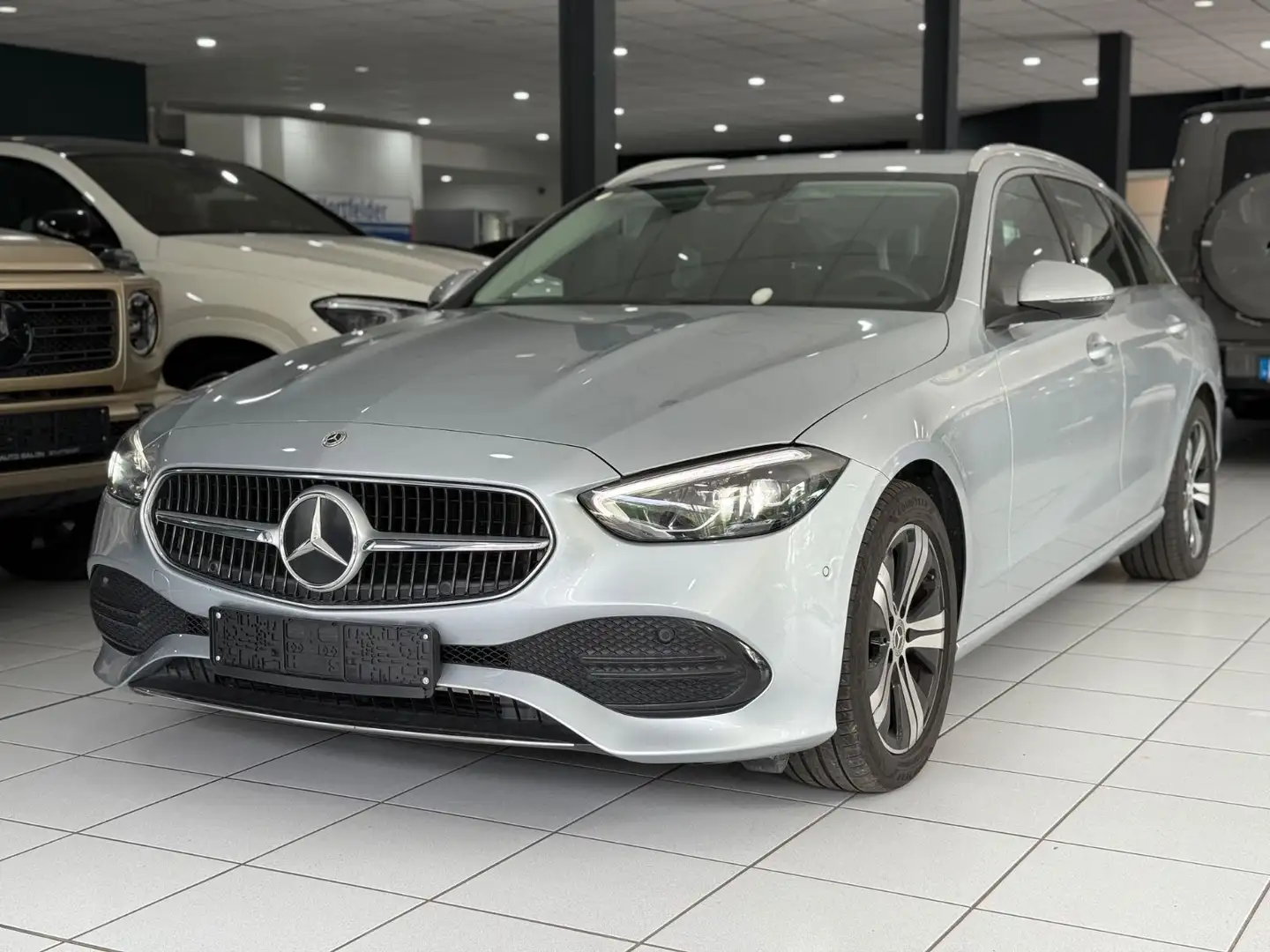 Mercedes-Benz C 200 d T*Avantgarde*KAMERA*AHK*CARPLAY*LEDER*LED Plateado - 1