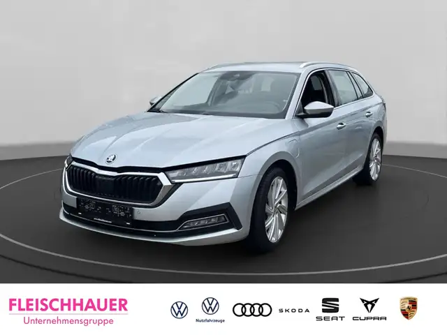 Skoda Octavia Combi Style iV LED SHZ ReisePlus ColumbusPlus Head