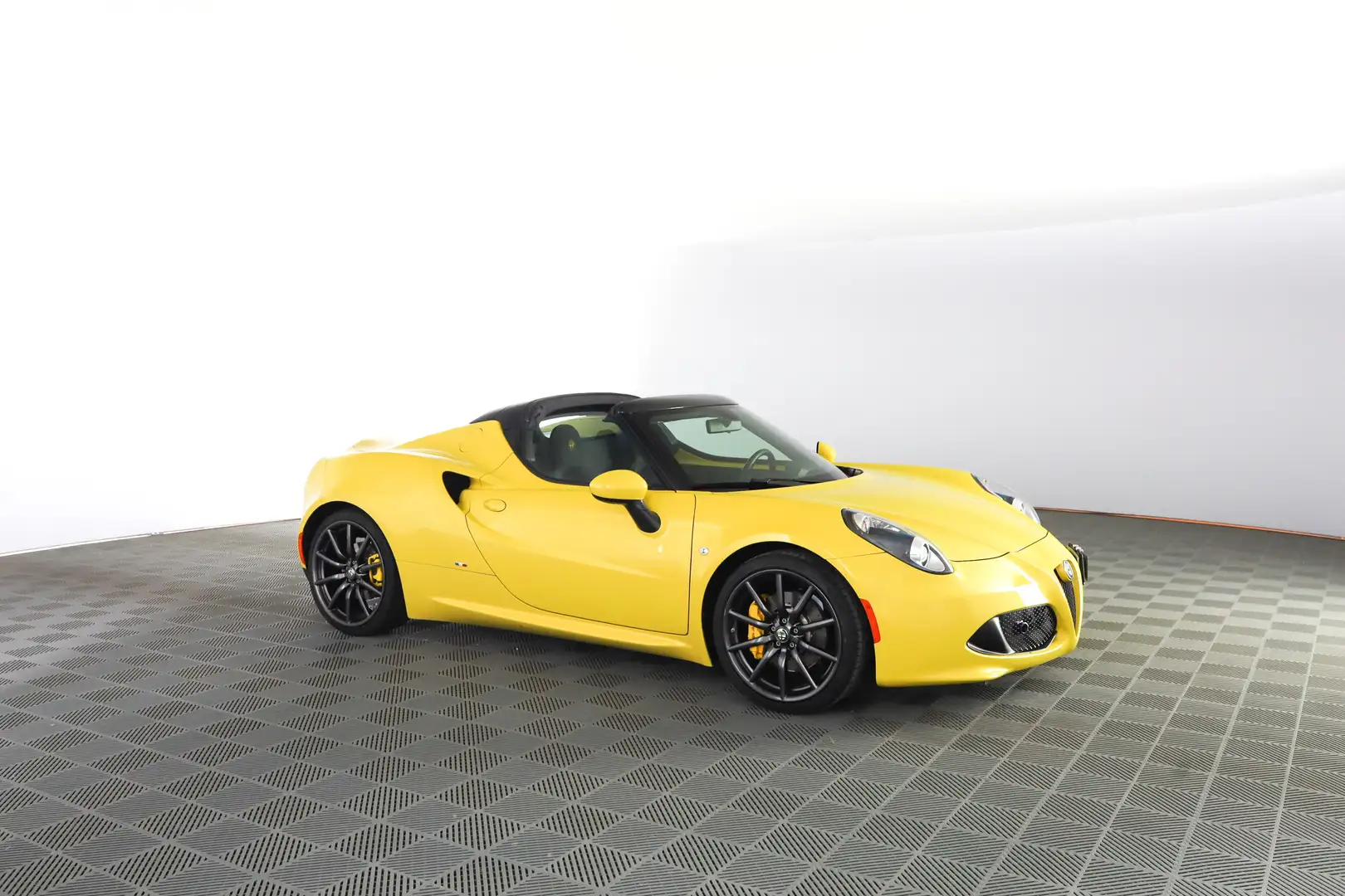 Alfa Romeo 4C 4C 1750 TBi Spider Giallo - 2