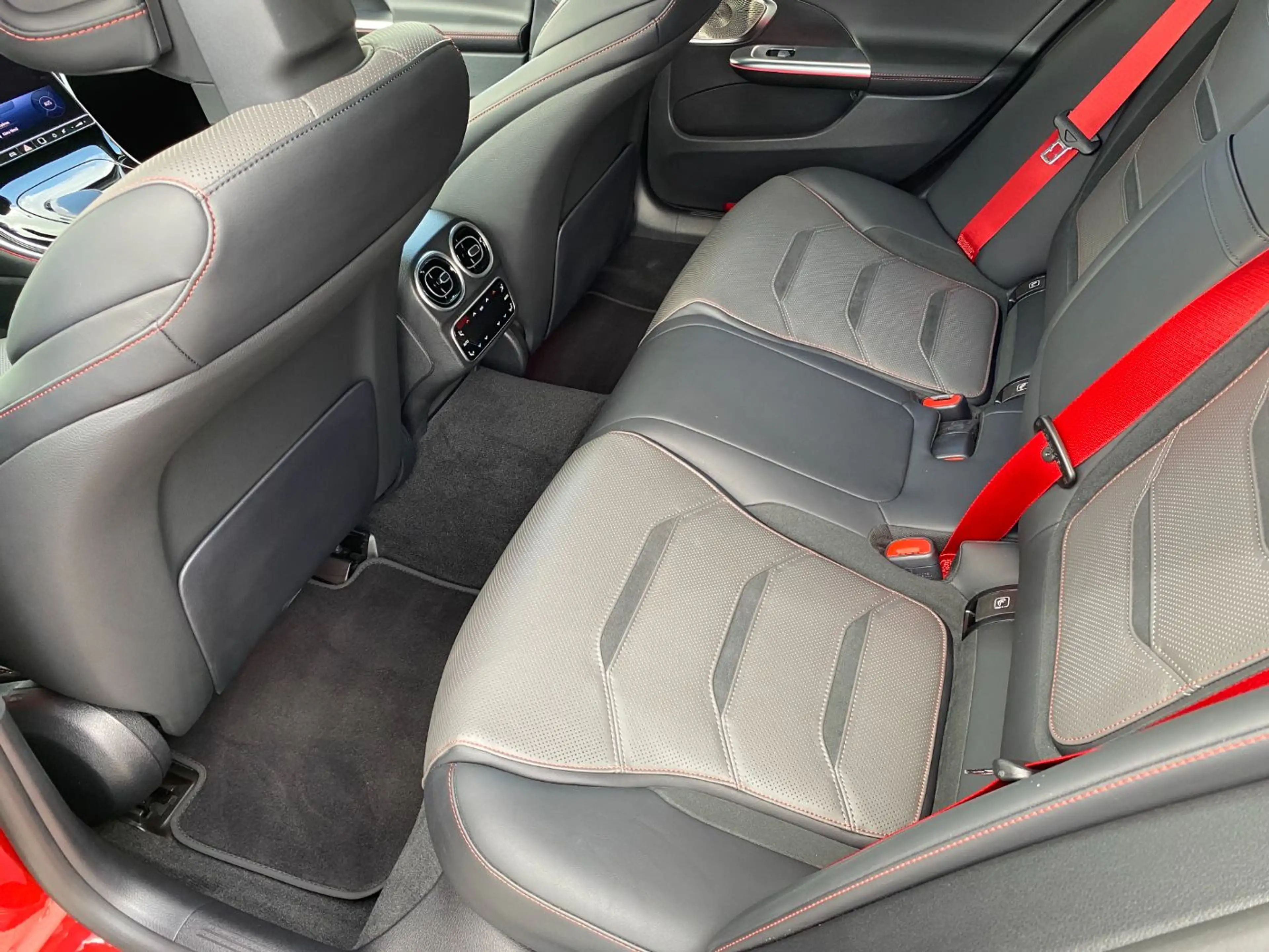 Mercedes-Benz C 43 AMG 4MATIC Limousine AMG FAP Sportpaket LED — photo 13