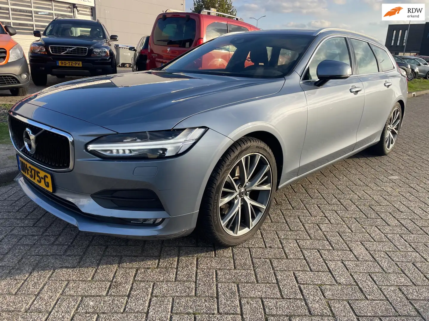 Volvo V90 2.0 D4 Inscription Blauw - 1