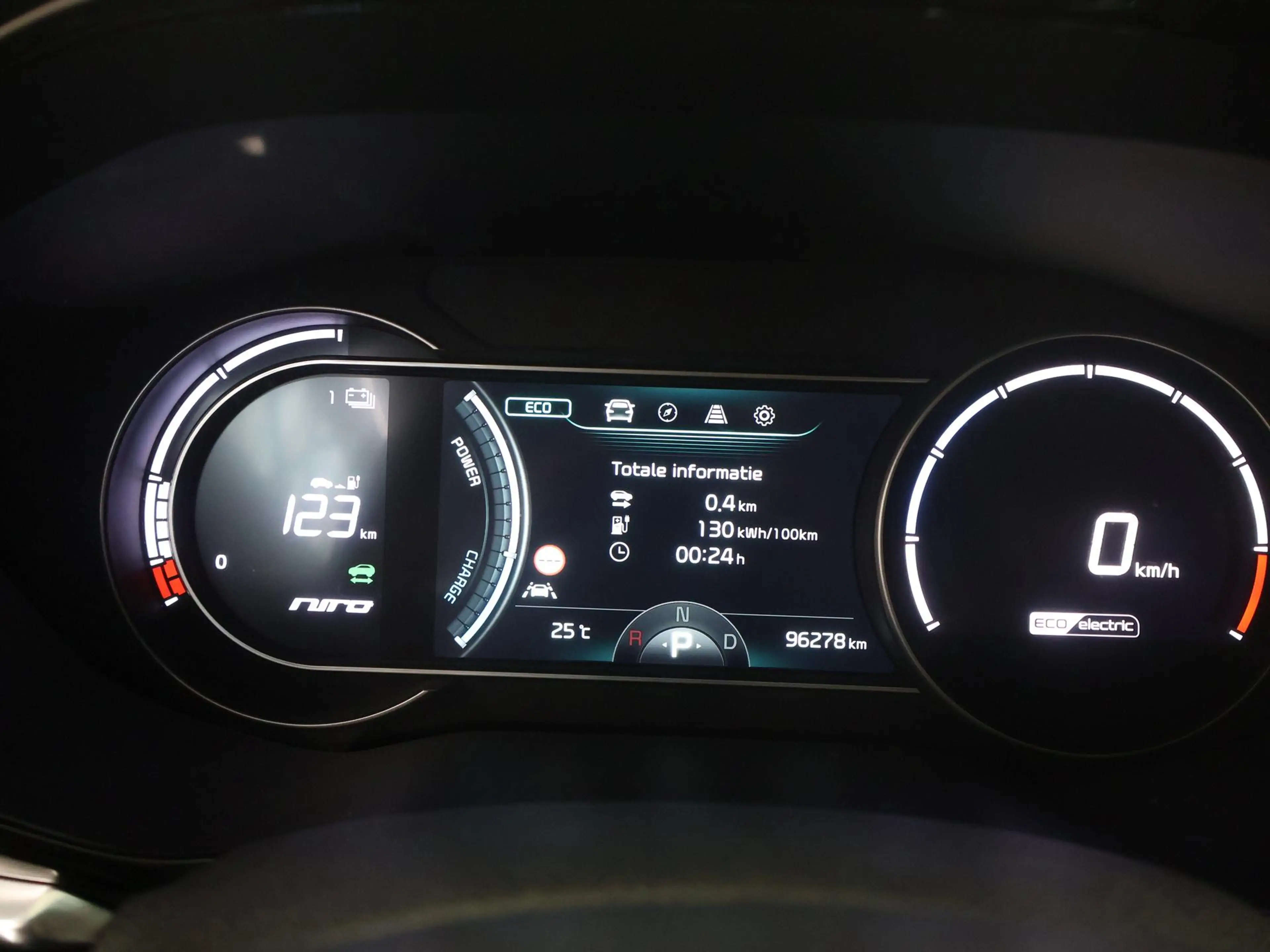 Kia e-Niro ExecutiveLine 64 kWh | Panoramadak | Lederen Bekle — photo 14