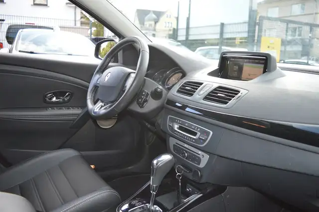 Renault Megane view 10