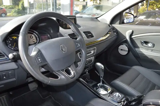 Renault Megane view 8