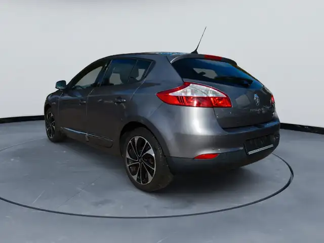 Renault Megane view 5