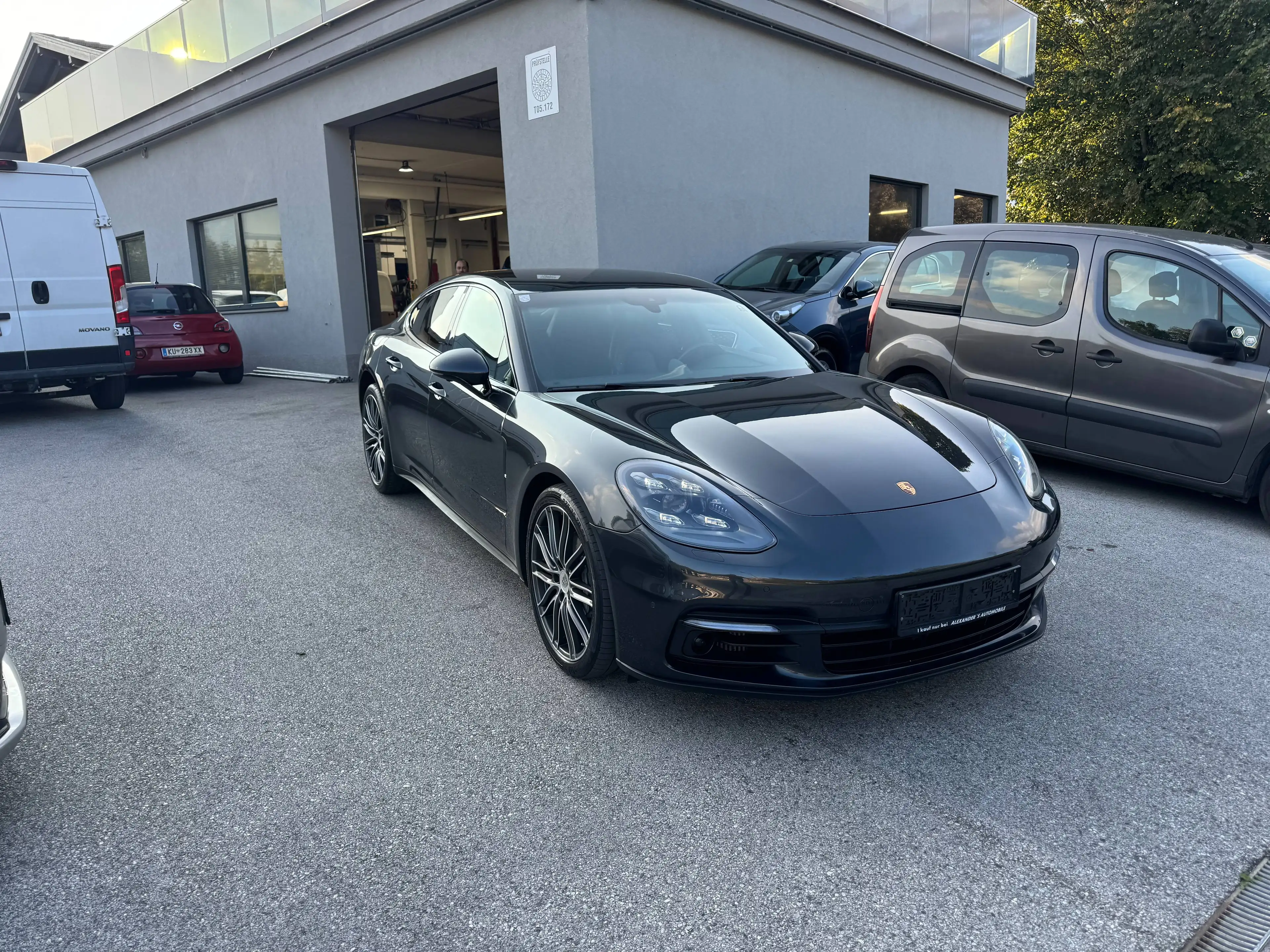 Porsche Panamera 4 S — photo 7
