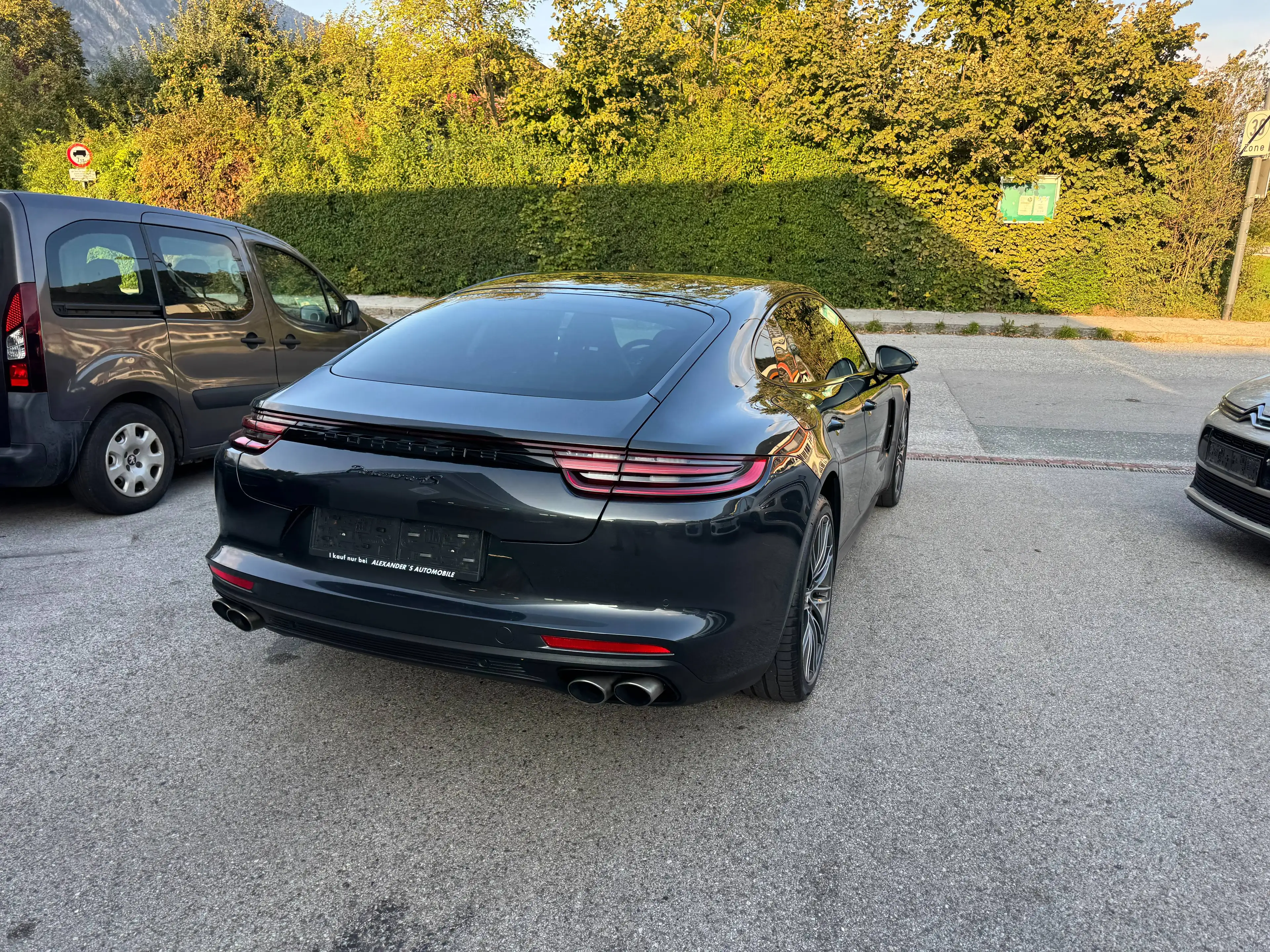 Porsche Panamera 4 S — photo 13