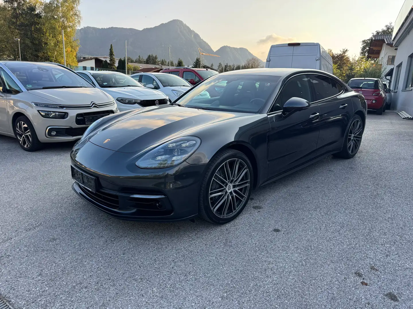 Porsche Panamera 4 S Grau - 2