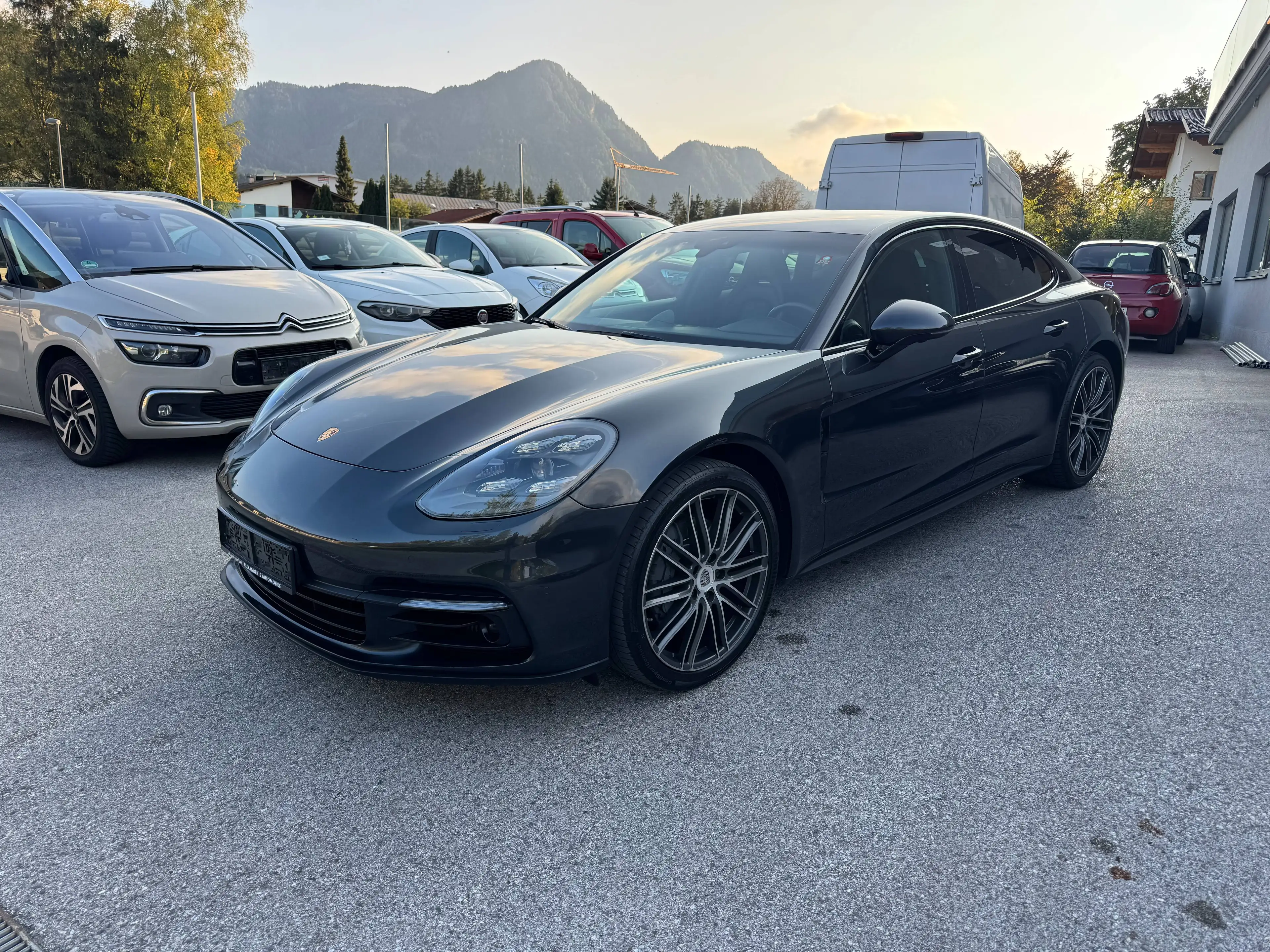 Porsche Panamera 4 S — photo 2