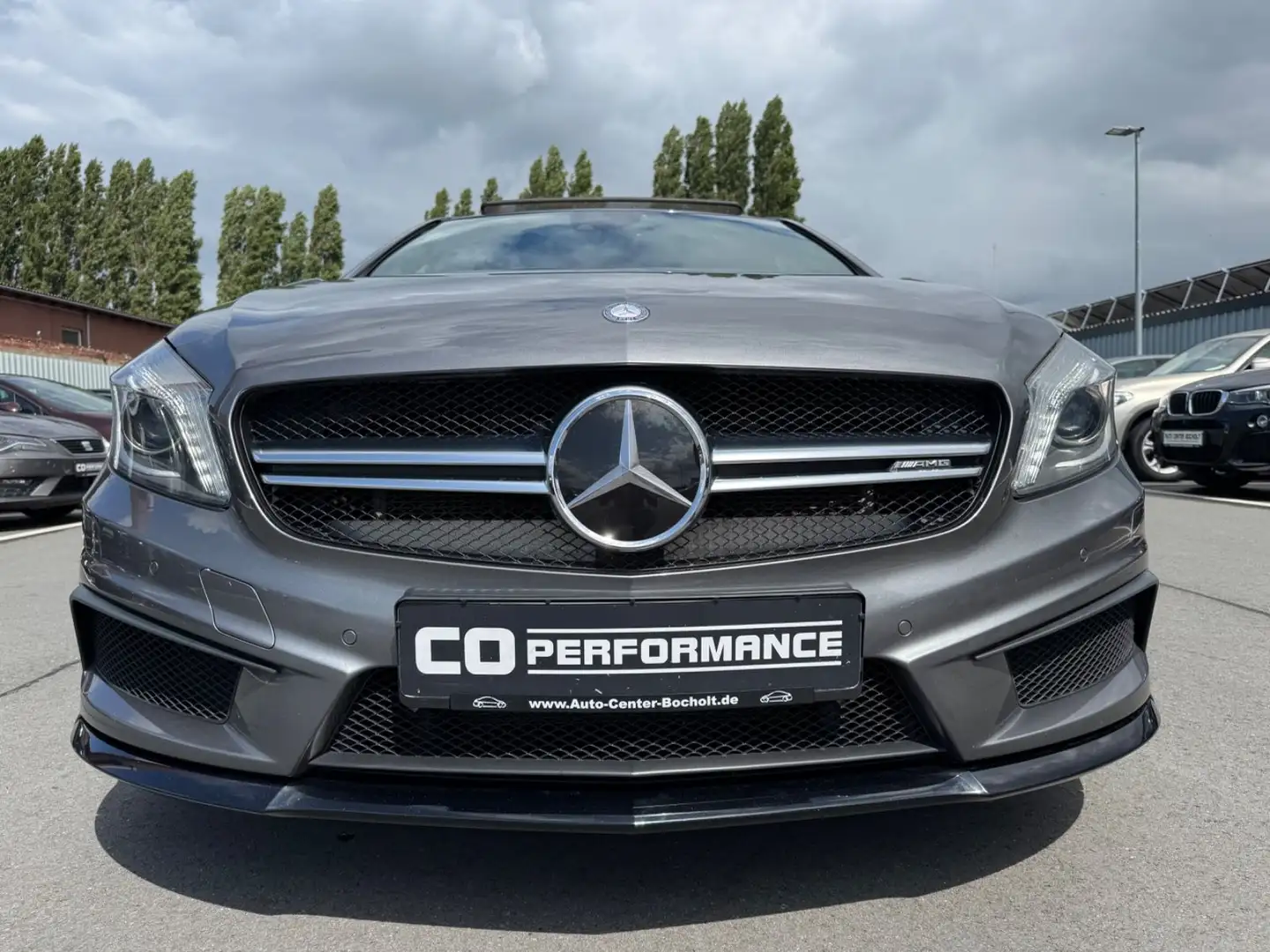 Mercedes-Benz A 45 AMG 4MATIC*NAVI*PANO*RFK*LEDER*H&K*TÜVNEU Gri - 2