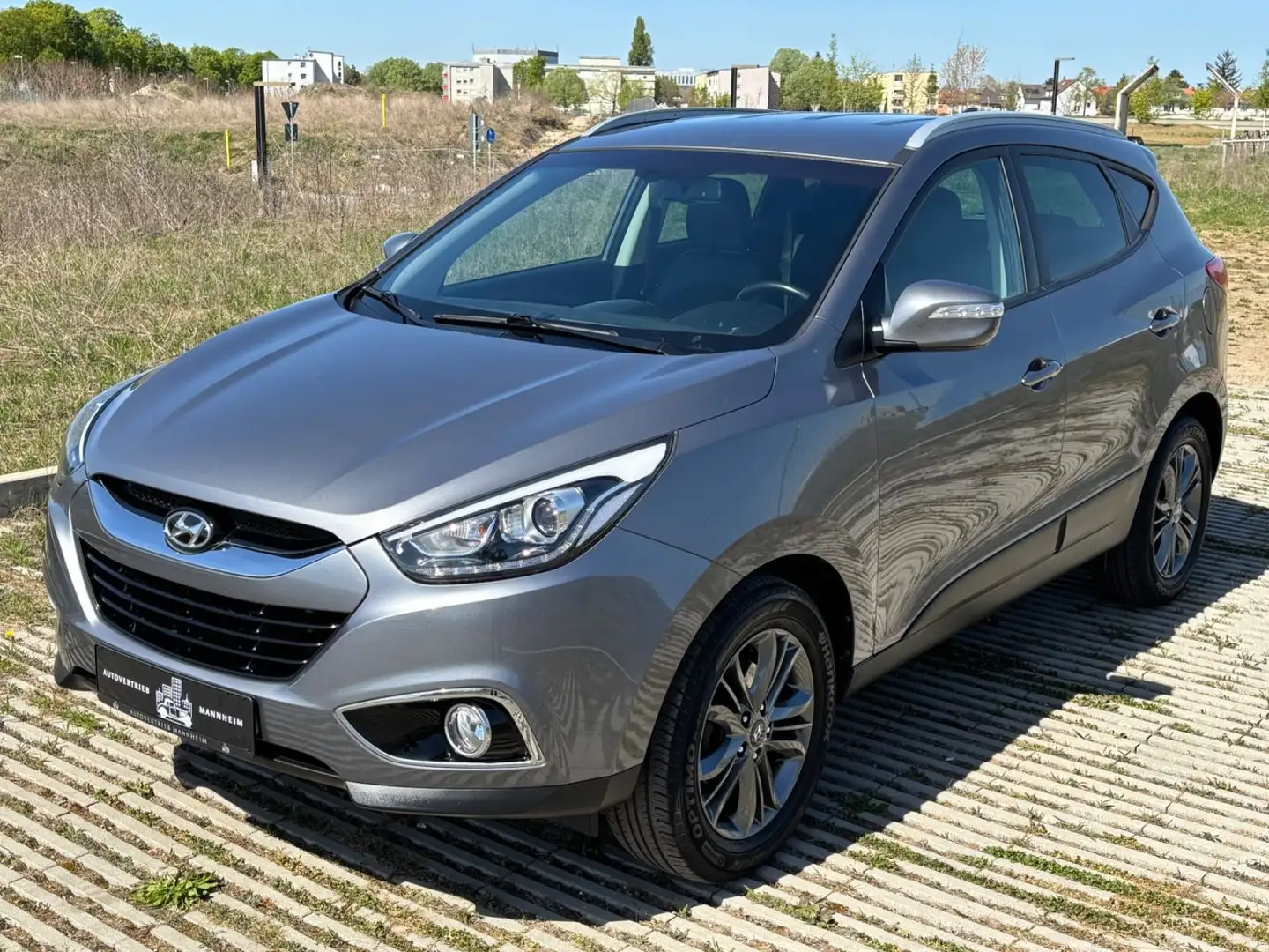 Hyundai iX35 FIFA World Cup Edition 2WD /1.HD/KAMERA Grijs - 1