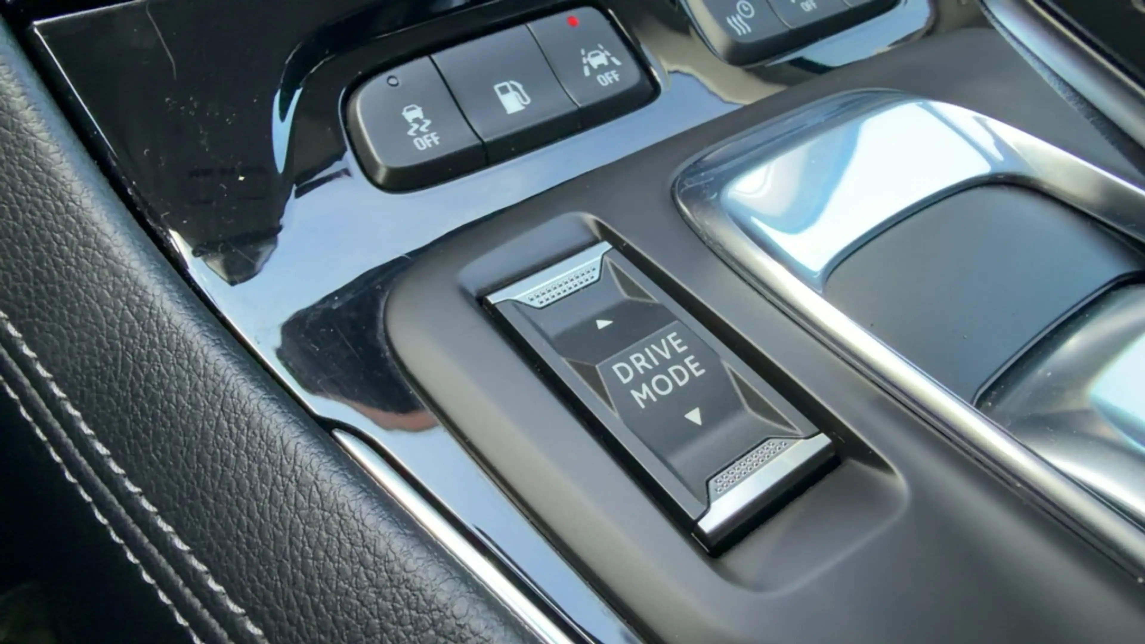 Opel Grandland X 1.6 Turbo Plug-in Hybride Business Elegance 360 Ca — photo 21