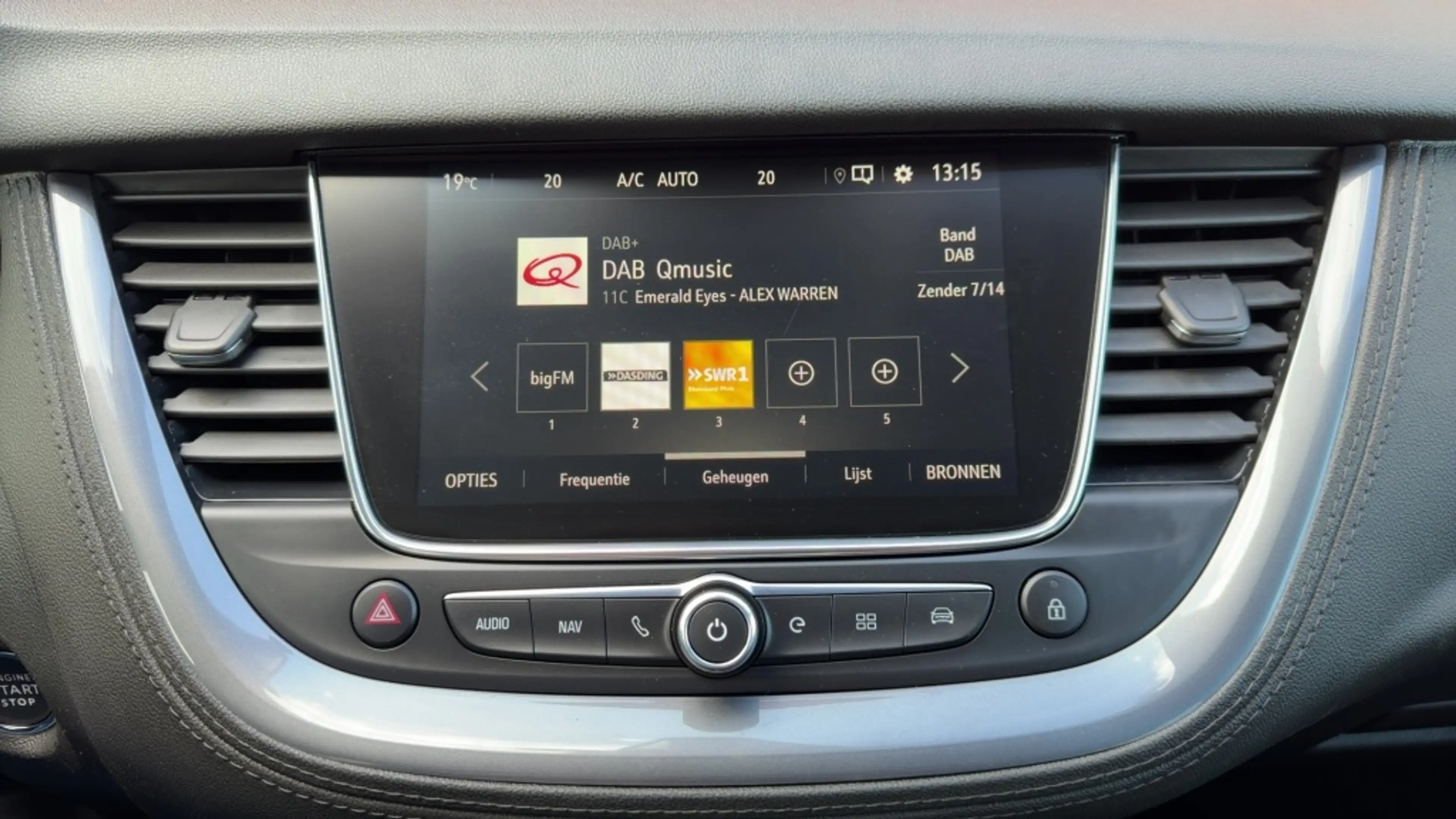 Opel Grandland X 1.6 Turbo Plug-in Hybride Business Elegance 360 Ca — photo 23