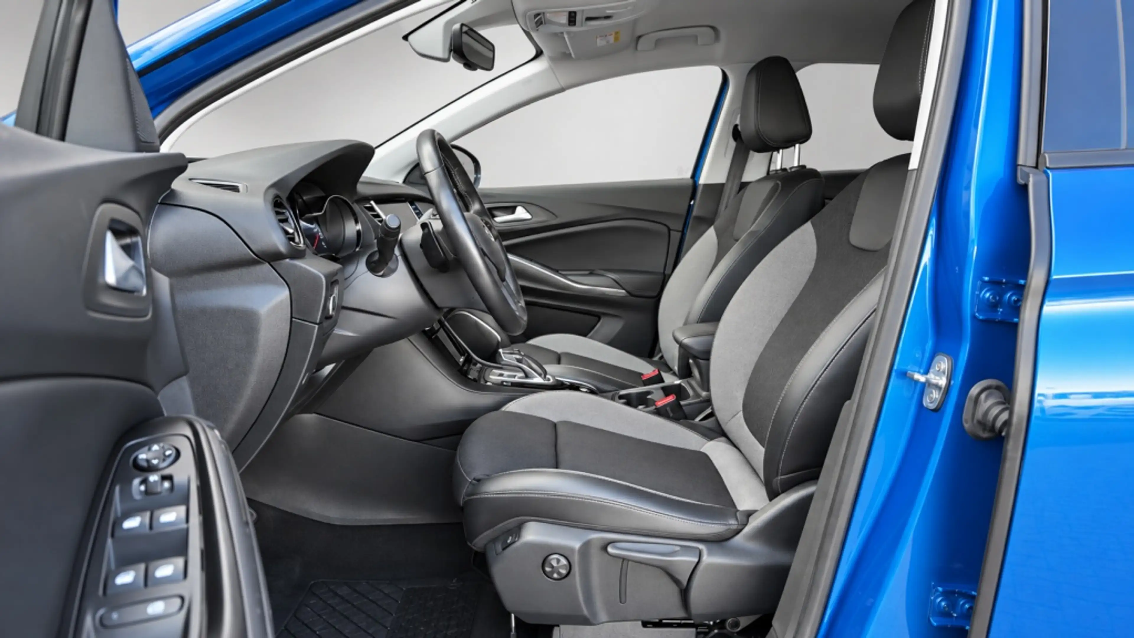 Opel Grandland X 1.6 Turbo Plug-in Hybride Business Elegance 360 Ca — photo 6