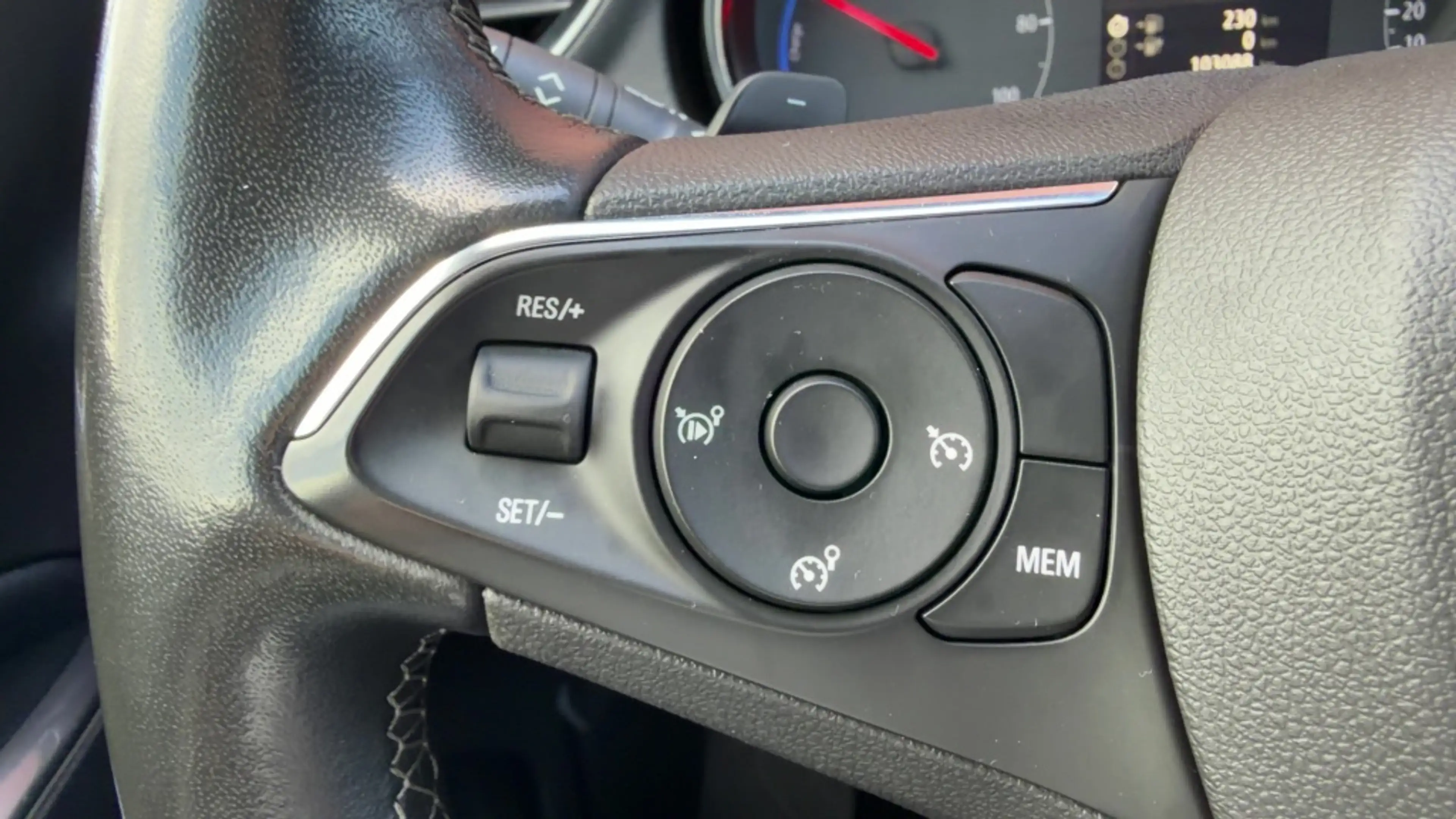 Opel Grandland X 1.6 Turbo Plug-in Hybride Business Elegance 360 Ca — photo 14