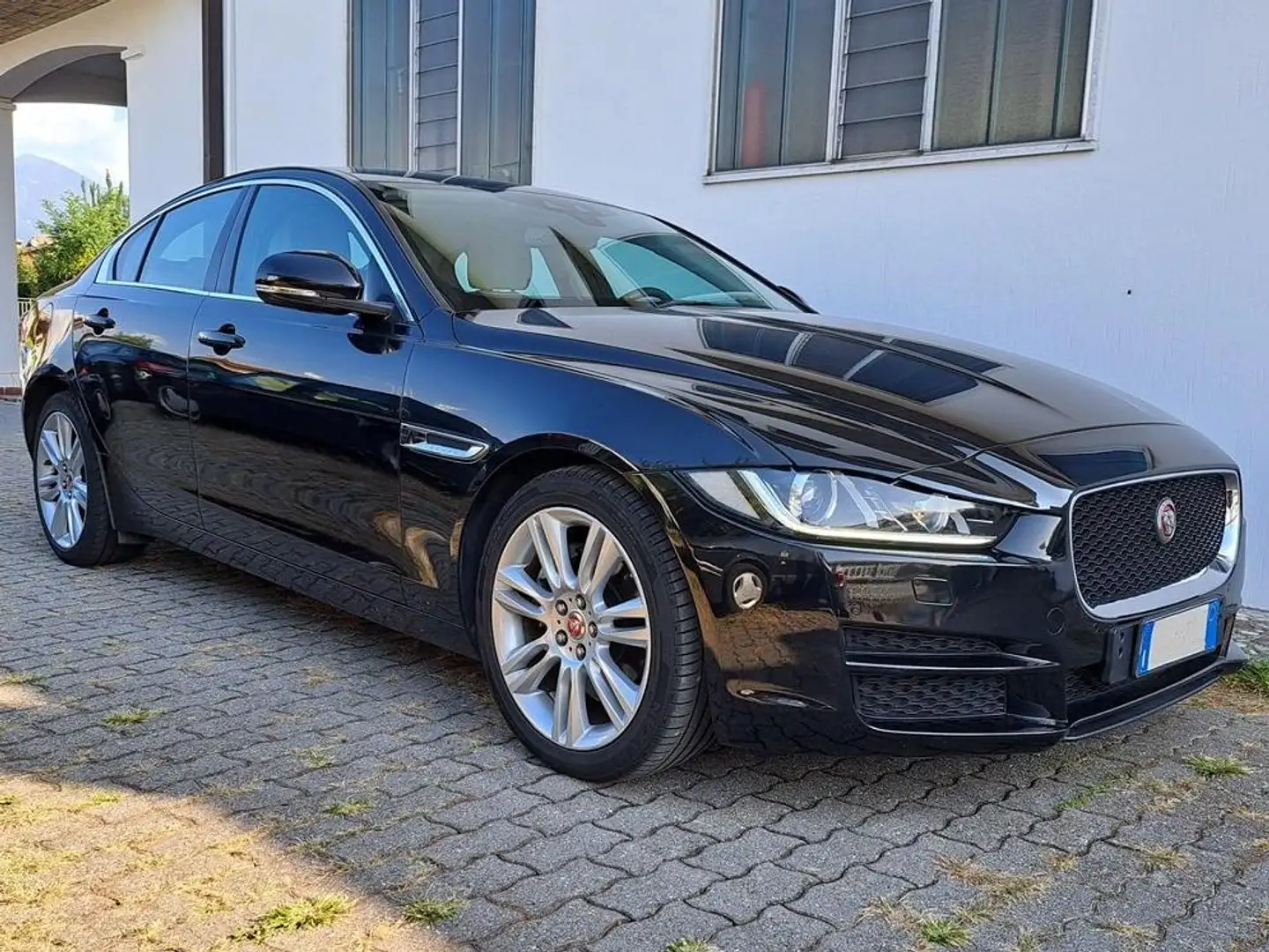 Jaguar XE XE 2.0d Pure Business edition 180cv auto Nero - 1