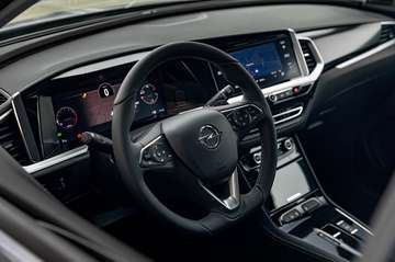 GS | Plugin Hybr. 180 PK | Camera | Alcantara |...