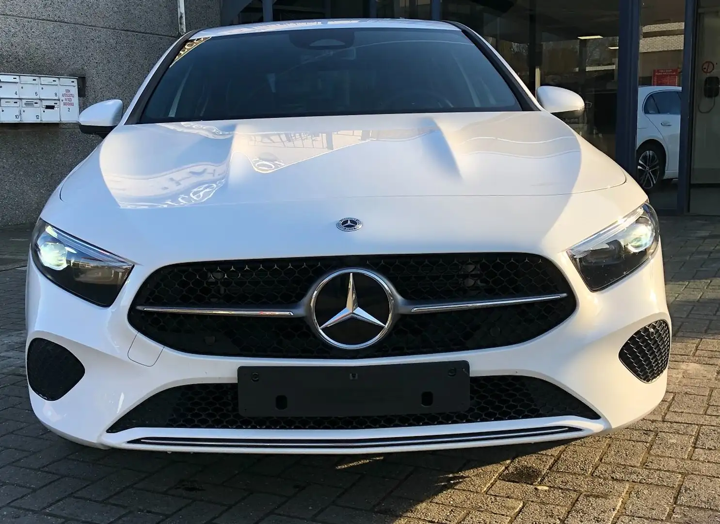 Mercedes-Benz A 180 Advanced Plus pack,Camera,Winter pack, M. Beam LED Wit - 2