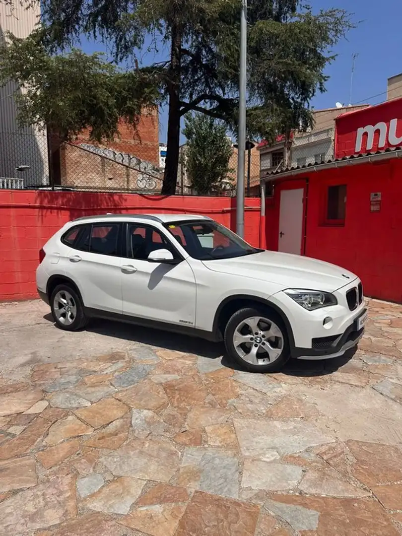 BMW X1 sDrive 18d Blanc - 2